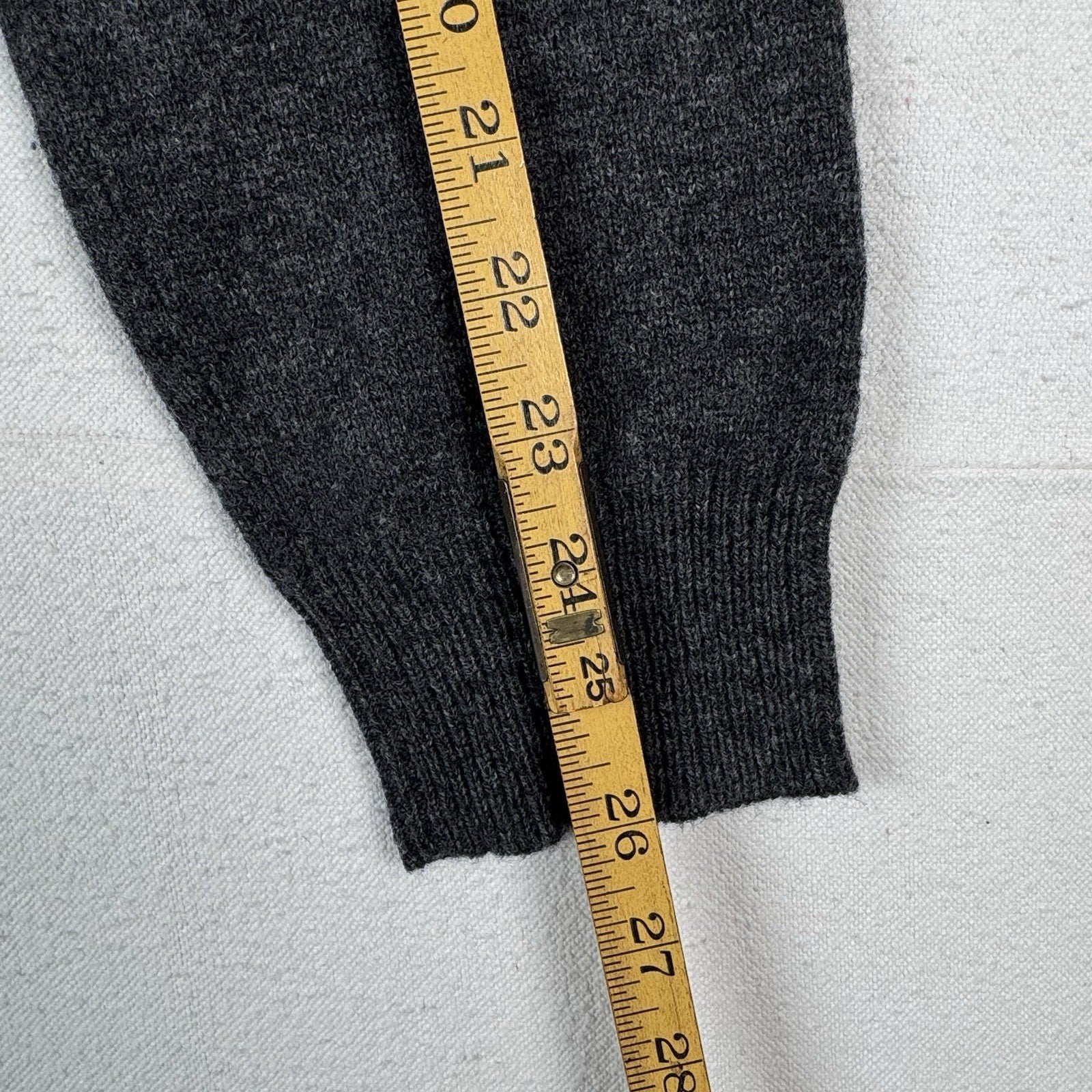 Polo Ralph Lauren Mens L 100% Lambswool V-Neck Gray Sweater Italian Yarn