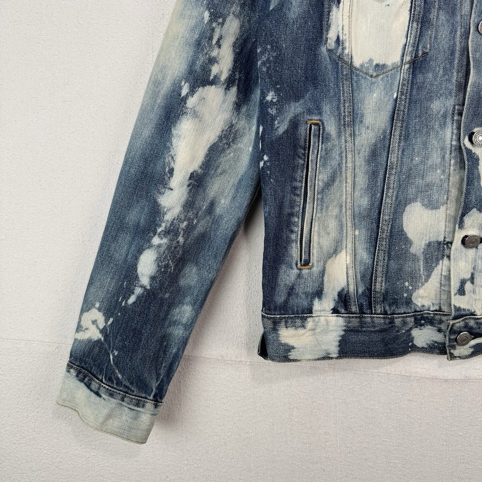 Levis Denim Jean Jacket Distressed and Bleached Men’s Medium