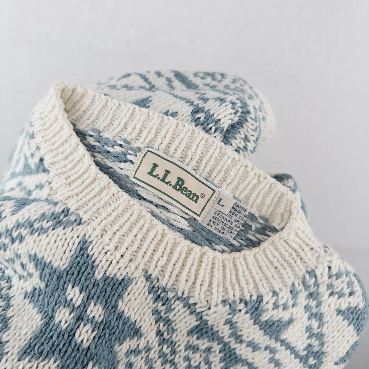80’s Vtg LL BEAN Women's L Nordic Ramie Blend Knit Blue Cream Snowflake Sweater