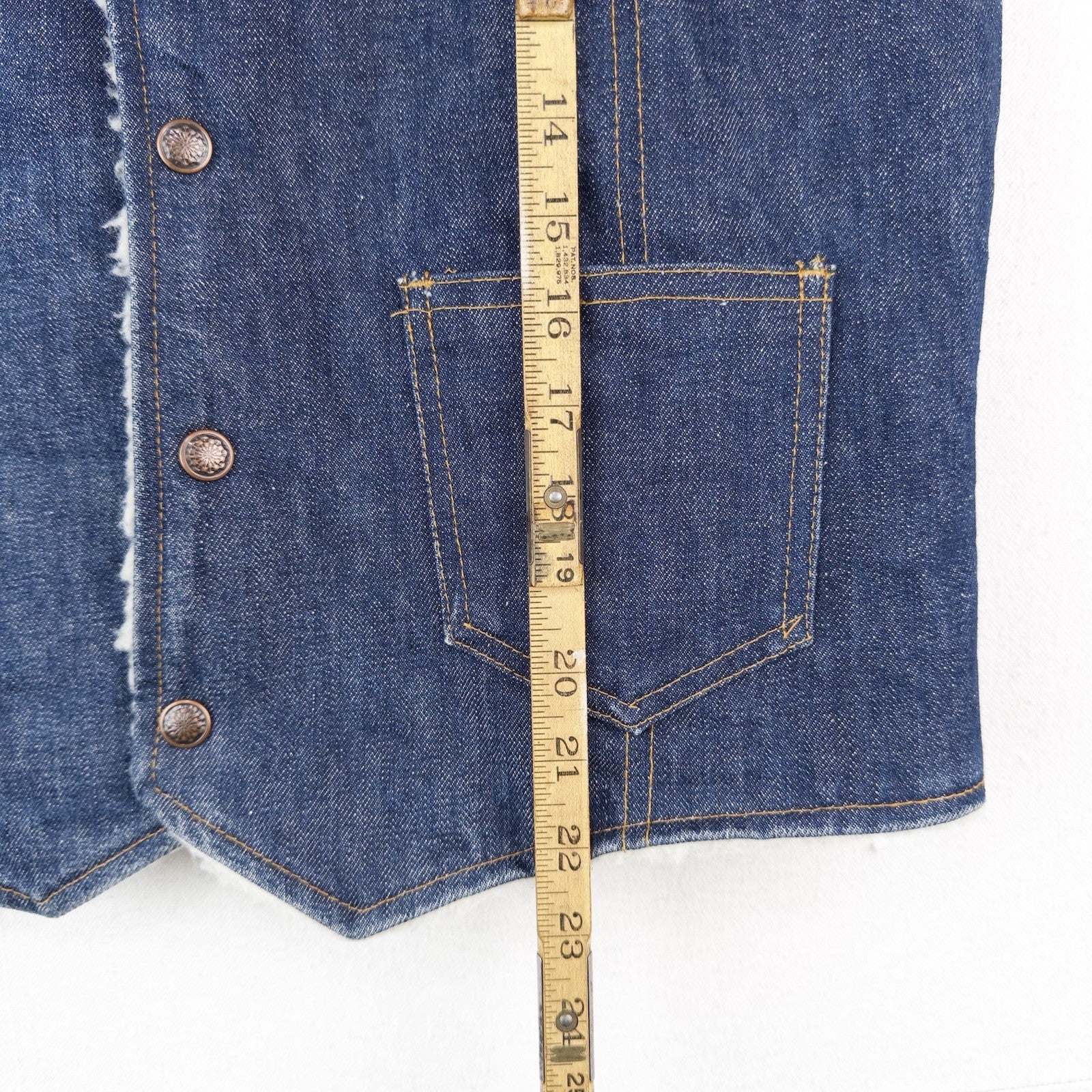 70’s Vtg Dark Wash Denim Sherpa Lined Vest Men’s Medium Western Snap Made USA