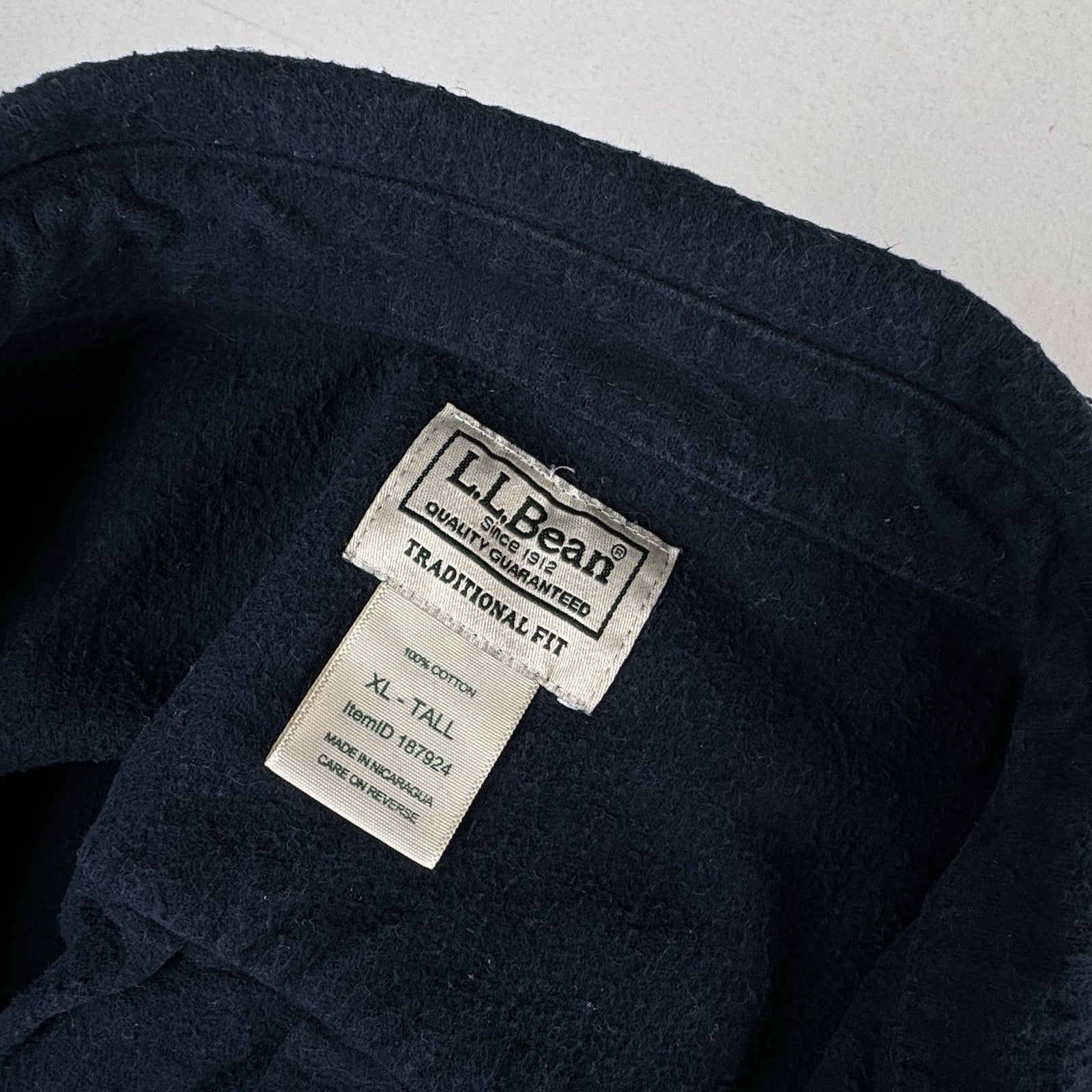 L.L. Bean Traditional Fit Men’s XL Tall Chamois Flannel Shirt Navy Blue