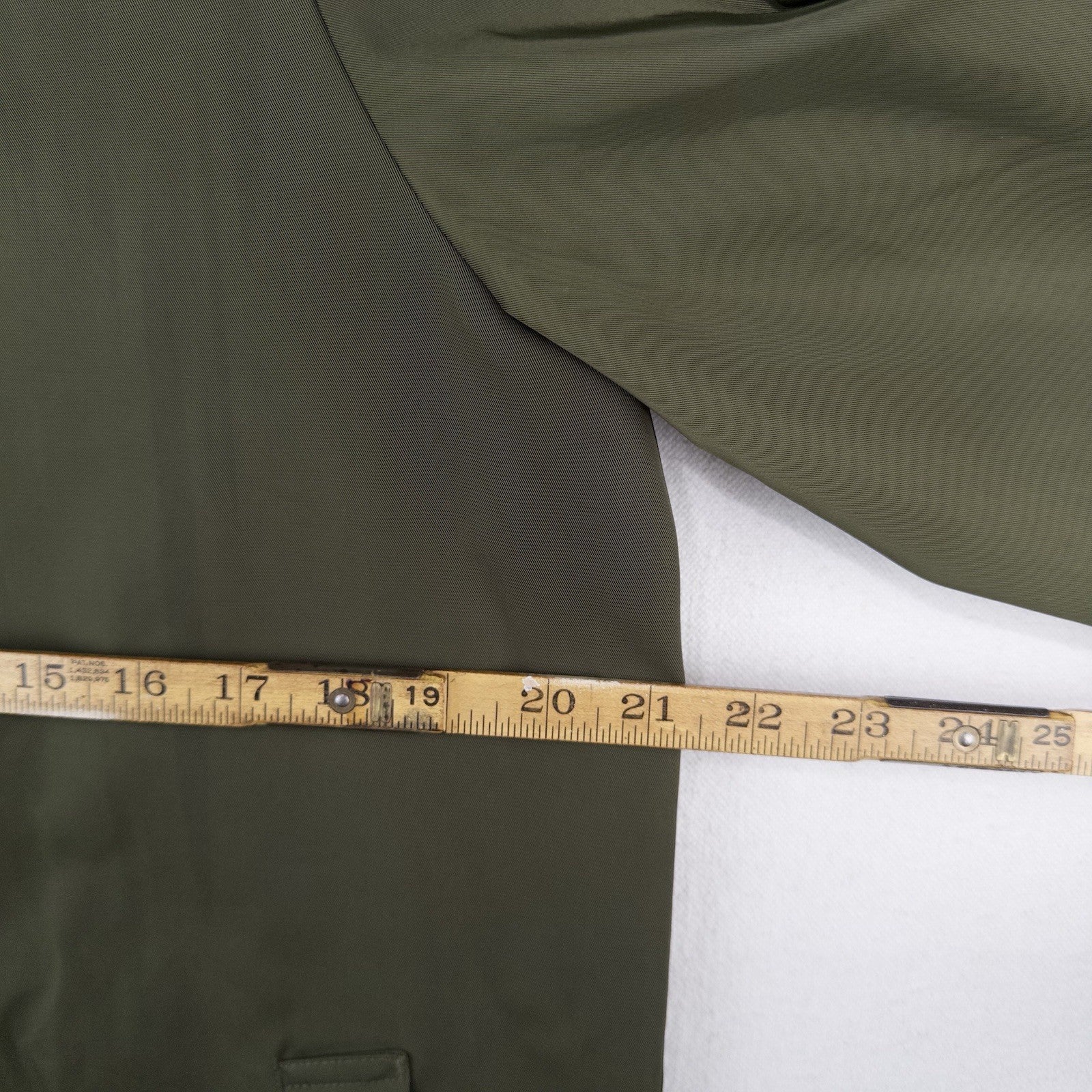 Gap Mac Rain Coat Olive Green Men’s M Relaxed Fit Water Resistant Wind Proof