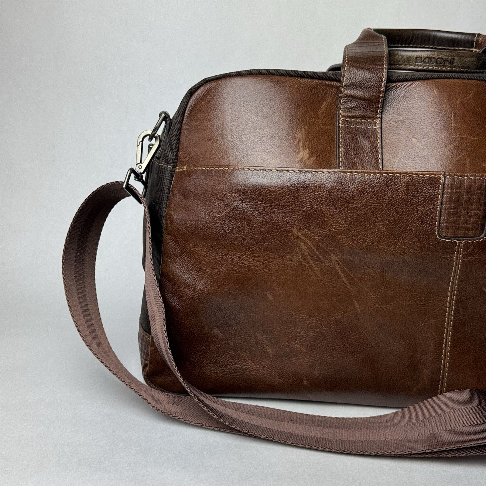 Boconi Garth Commuter Brown Leather Duffle Bag 21”x10”x12”