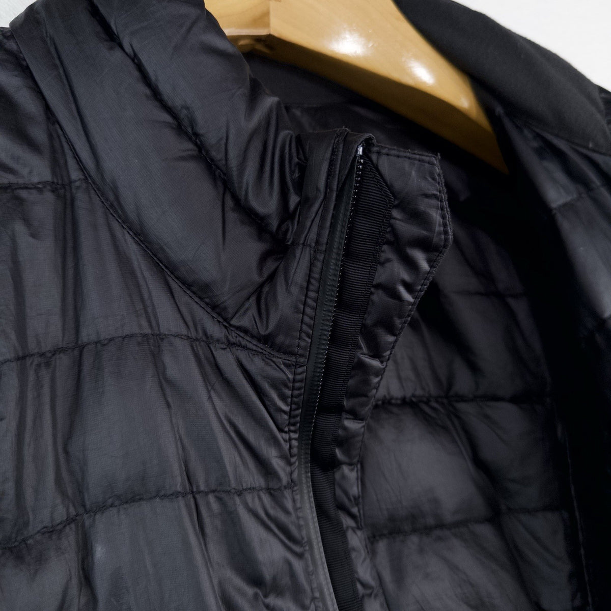 Patagonia Down Parka Puffer Jacket Women’s Medium Zip Up Black Ultra Light