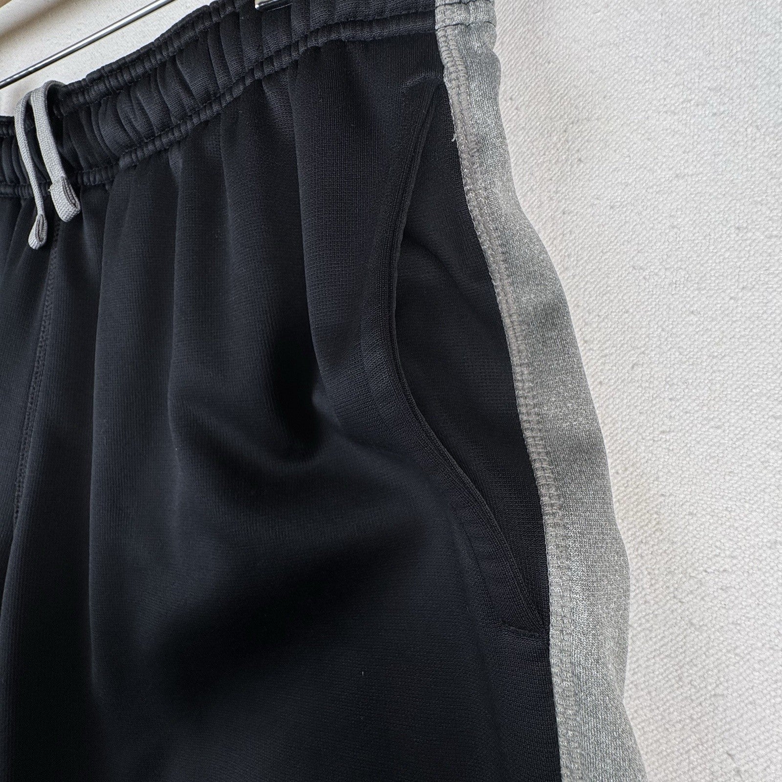 Nike Sweatpants Mens Large Black Gray Thermafit Fleece Ankle Cinch Swoosh Logo