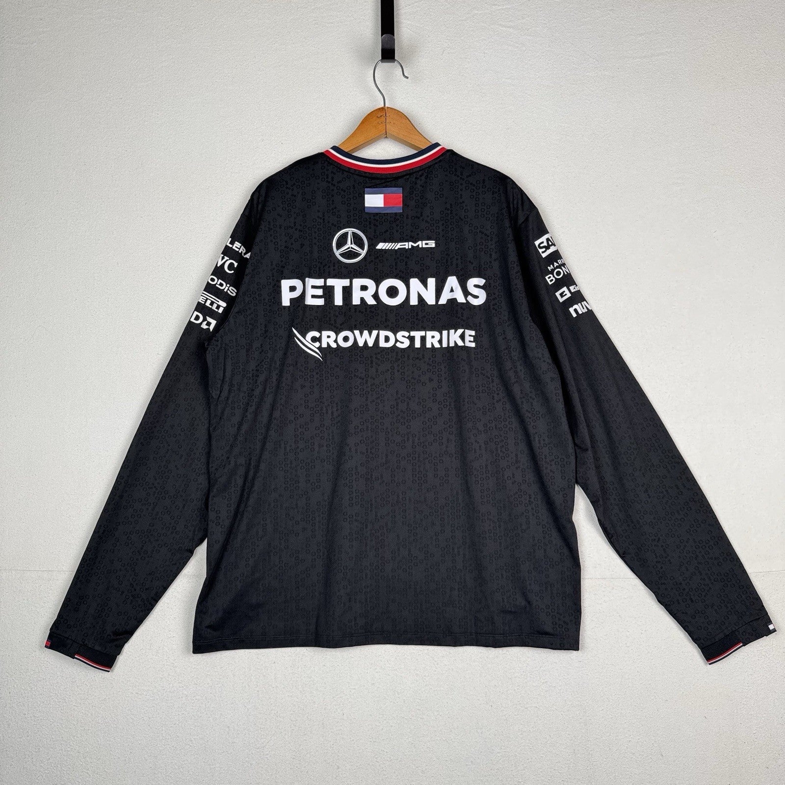 Official 2024 Mercedes AMG Petronas F1 Team Kit T-Shirt Men’s XXL Tommy Hilfiger