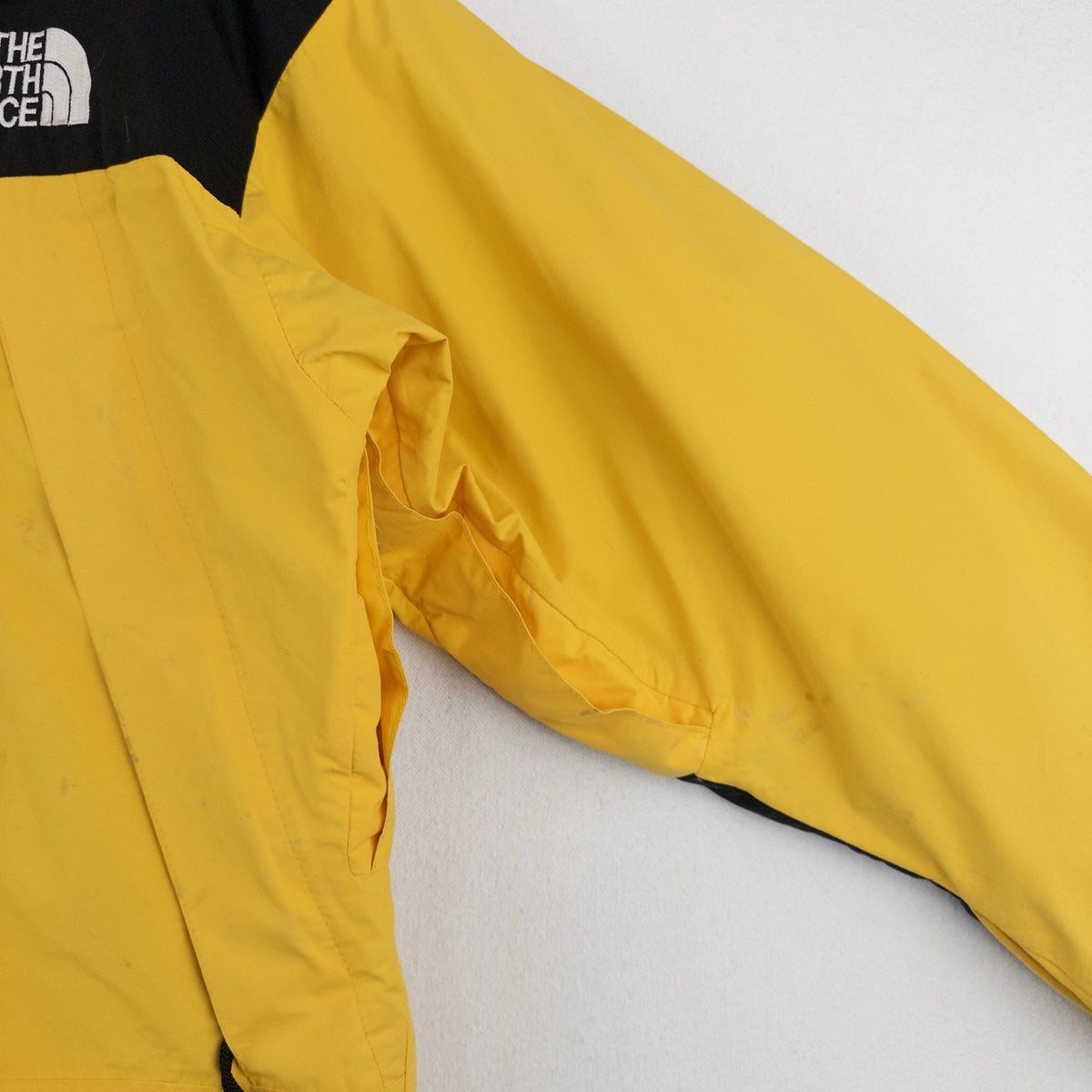 90’s Vtg North Face Mountain Jacket Men’s M Yellow Black Made in USA *Distressed