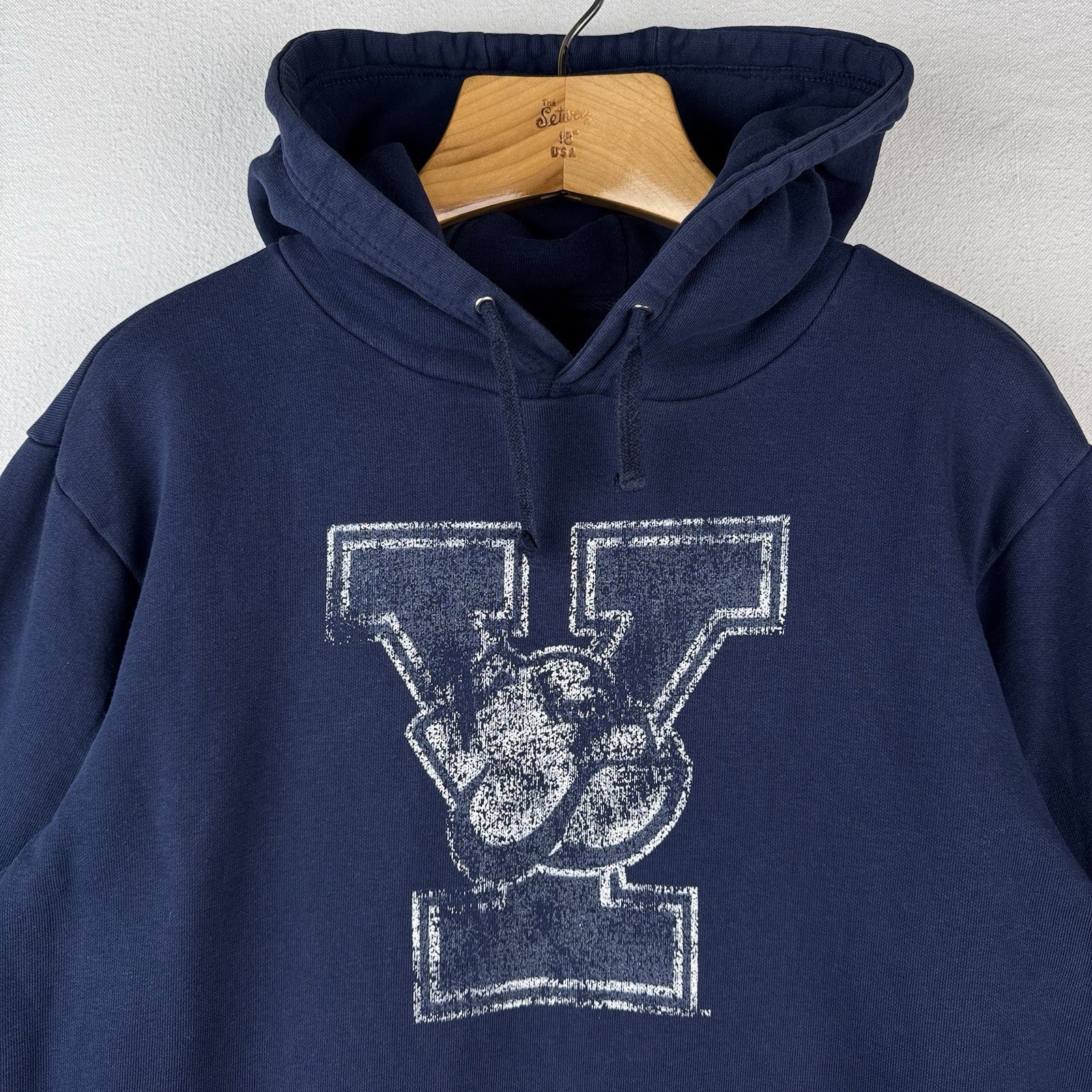 Yale University Bulldogs Men’s Large Blue Faded Hoodie Sweatshirt Ivy League