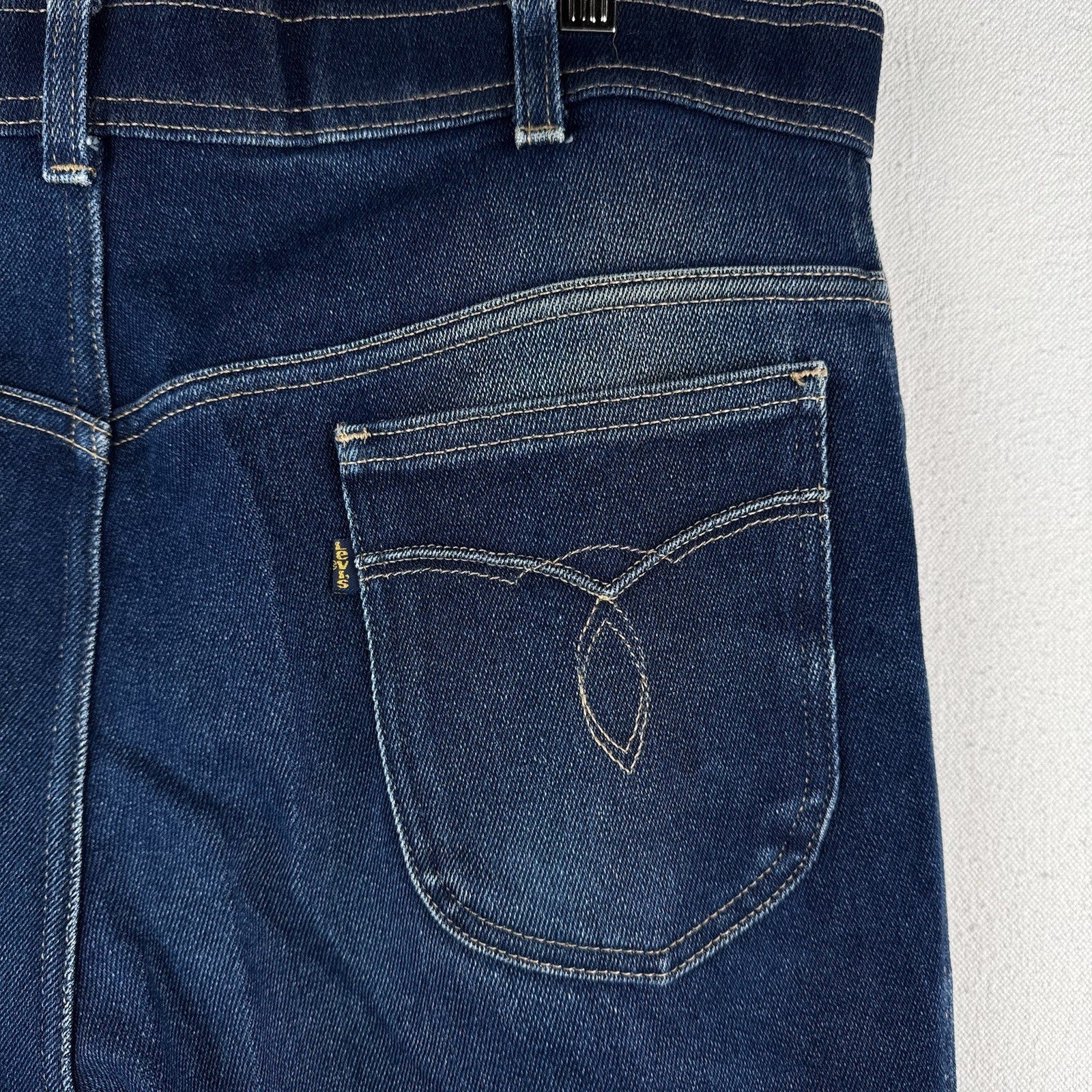 70's Vtg Levi's Blue Tab Bootcut 9" Jeans For Men with a Skosh More 34x30