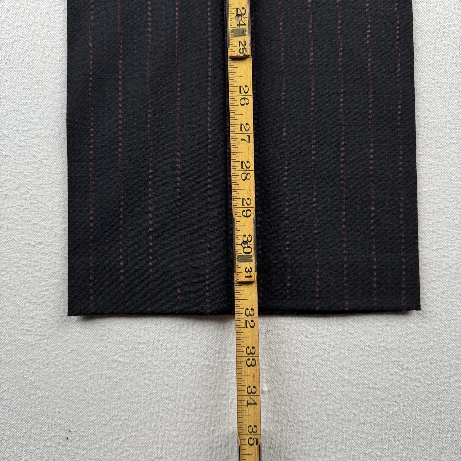 Anne Klein Women’s 6 Pant Suit Two Piece Set Black Red Pinstripe Leg=9.5”