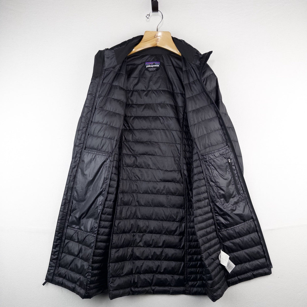 Patagonia Down Parka Puffer Jacket Women’s Medium Zip Up Black Ultra Light