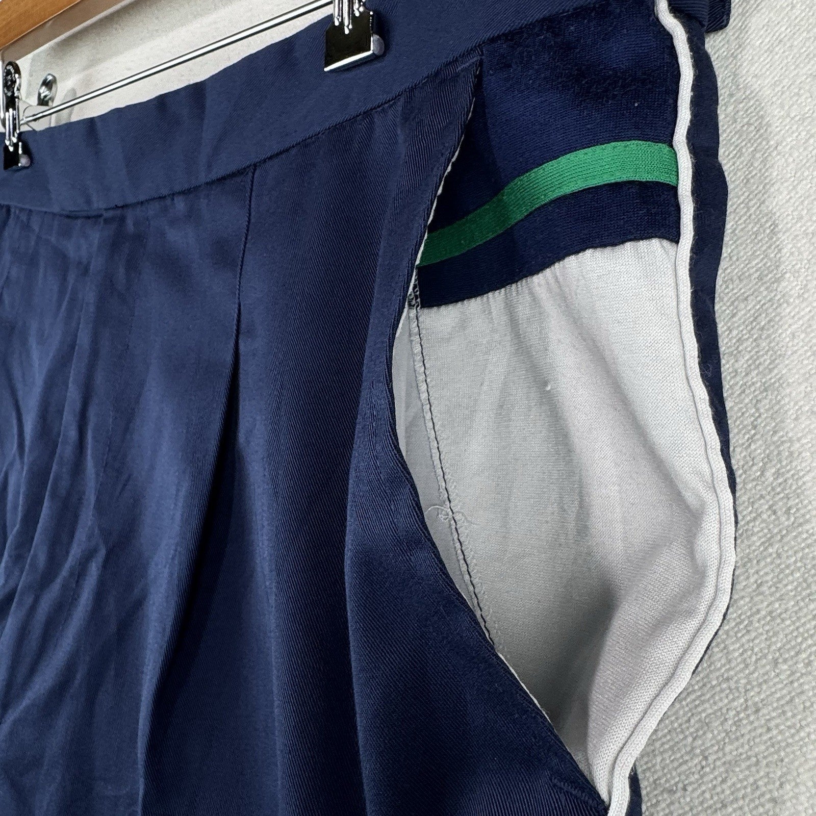 80’s Vintage Gabicci Men’s 40 Navy Blue Chino Shorts 4”