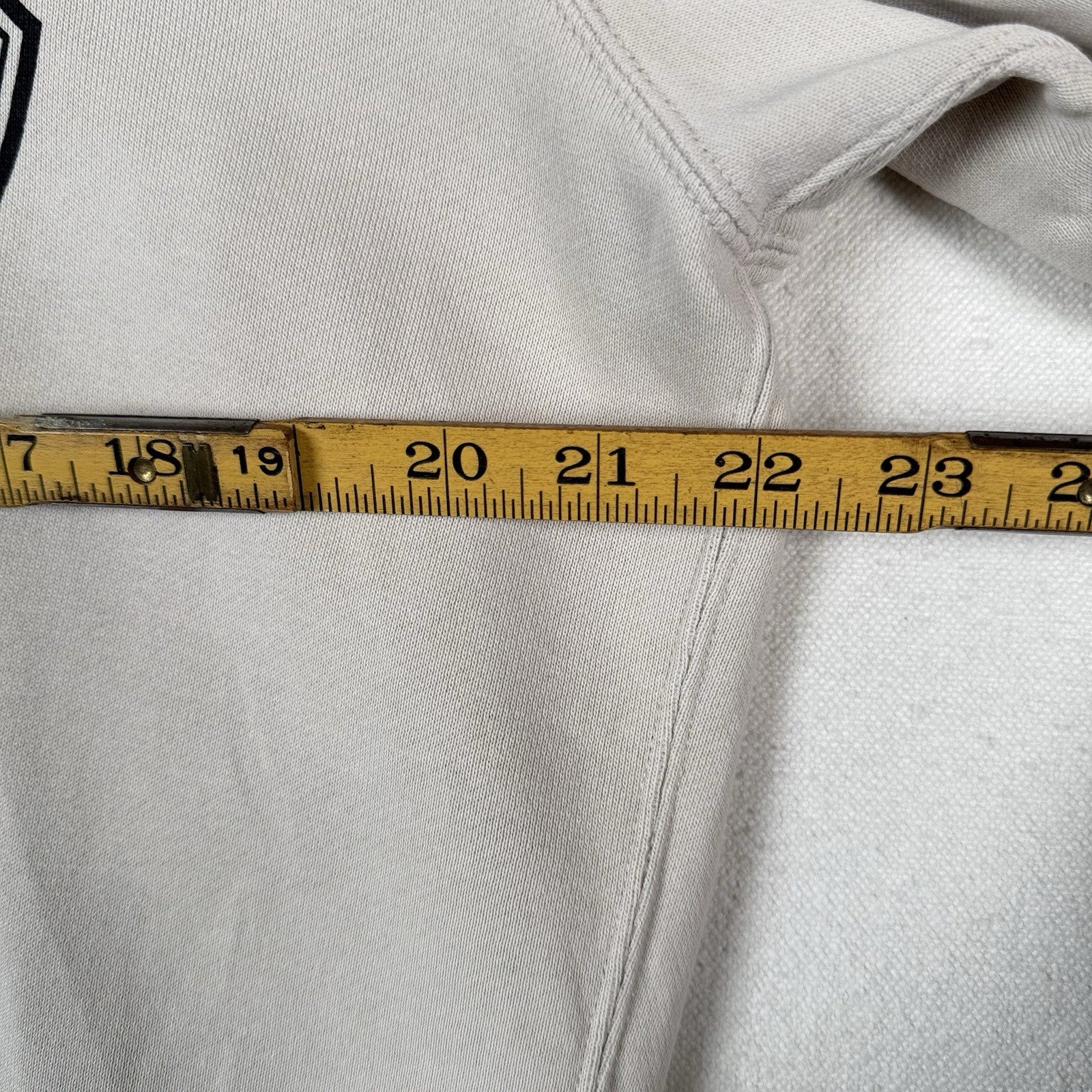 Uniqlo x Warner Bros Hoodie Mens Medium Bugs Bunny Merrie Melodies Sweatshirt