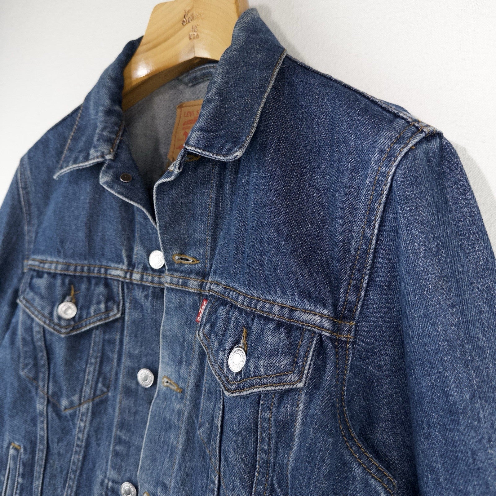 Levi's Denim Trucker Jacket Adult Medium Dark Wash Blue Jean Classic Type 3