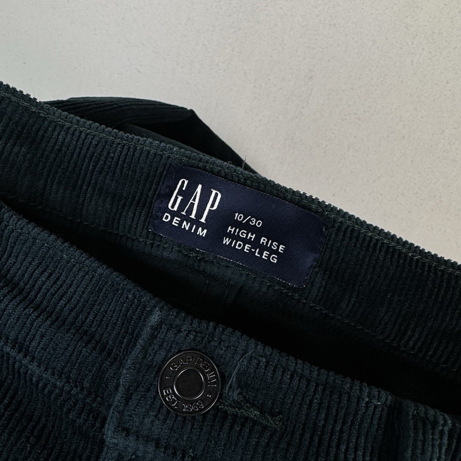 Gap Corduroy Pants Women’s 10/30 Green High Rise Stride  Wide Leg Zip 11” Leg