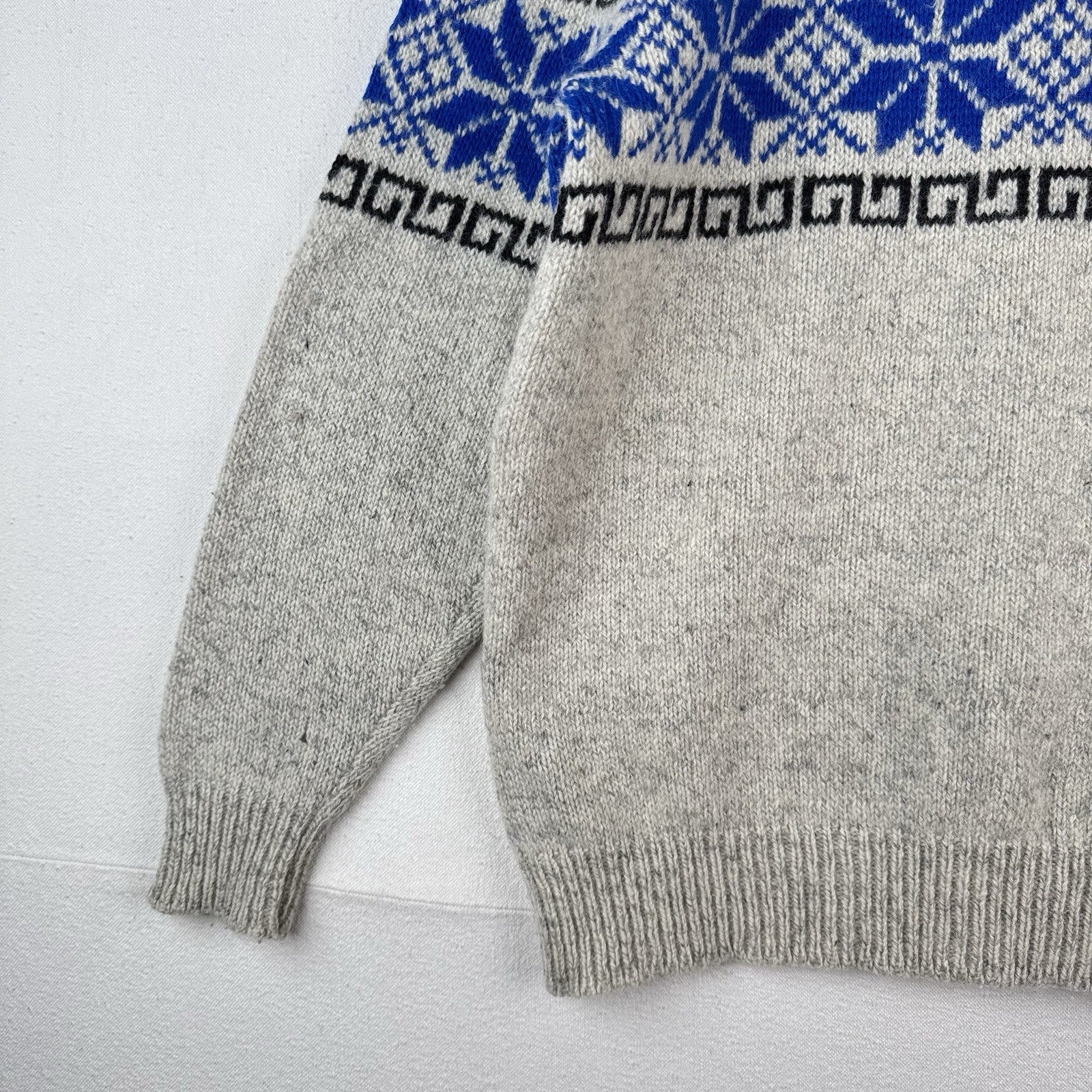 Vintage Continental Fair Isle Wool Blend Sweater Large Grey Blue Snow Made USA
