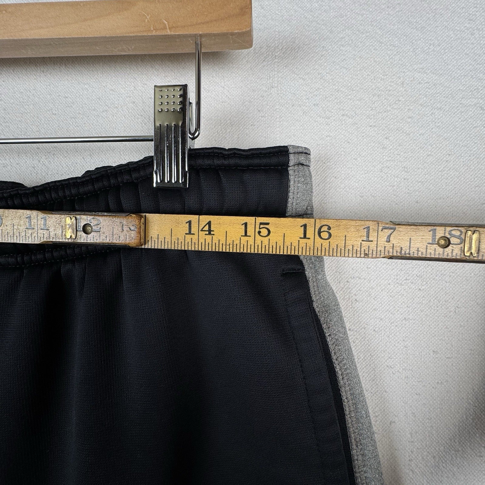 Nike Sweatpants Mens Large Black Gray Thermafit Fleece Ankle Cinch Swoosh Logo