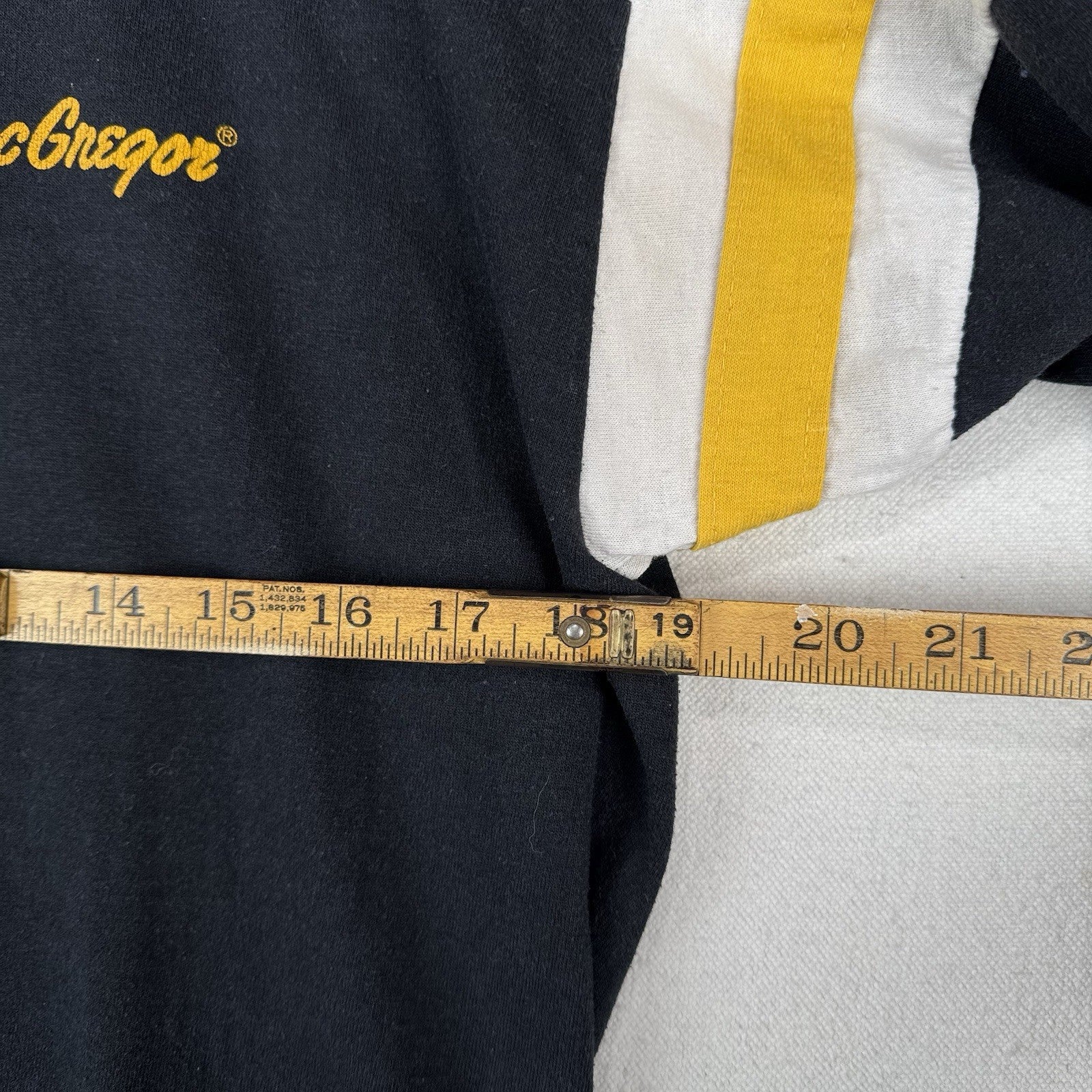 80’s Vintage MacGregor Jersey T-Shirt Large Black & Gold V-neck Made in USA