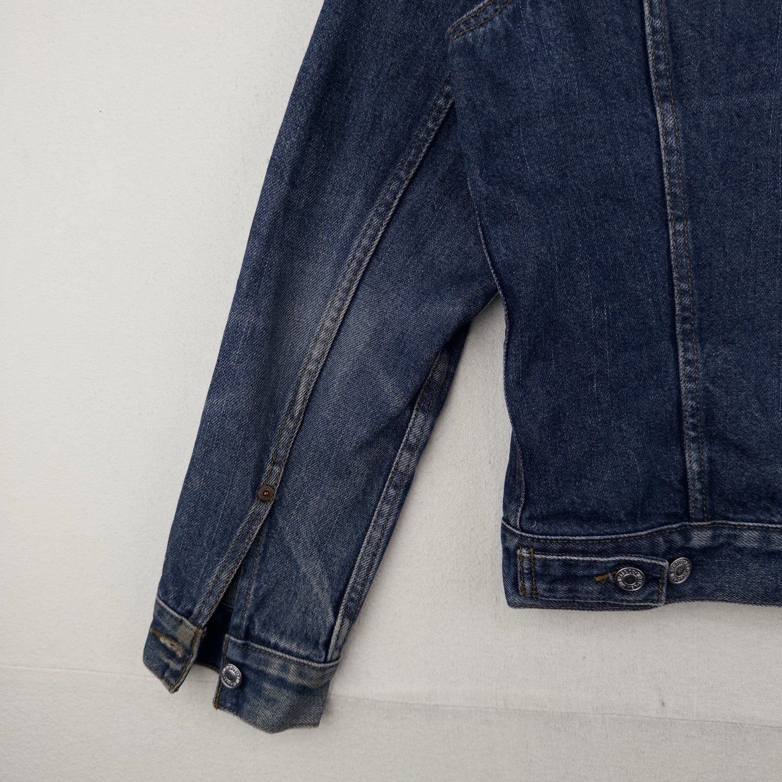 Levi's Denim Trucker Jacket Adult Medium Dark Wash Blue Jean Classic Type 3