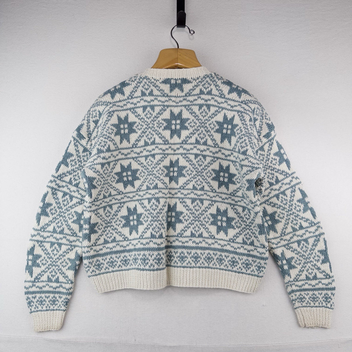 80’s Vtg LL BEAN Women's L Nordic Ramie Blend Knit Blue Cream Snowflake Sweater
