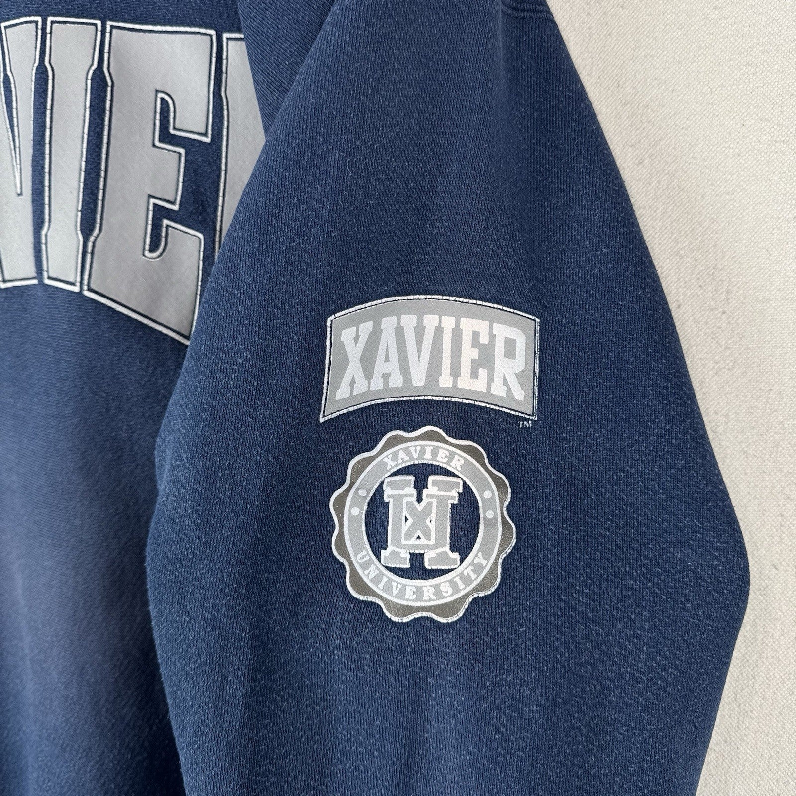 90’s Vintage Xavier University Crewneck Sweatshirt Blue Mens XL Made USA *Faded