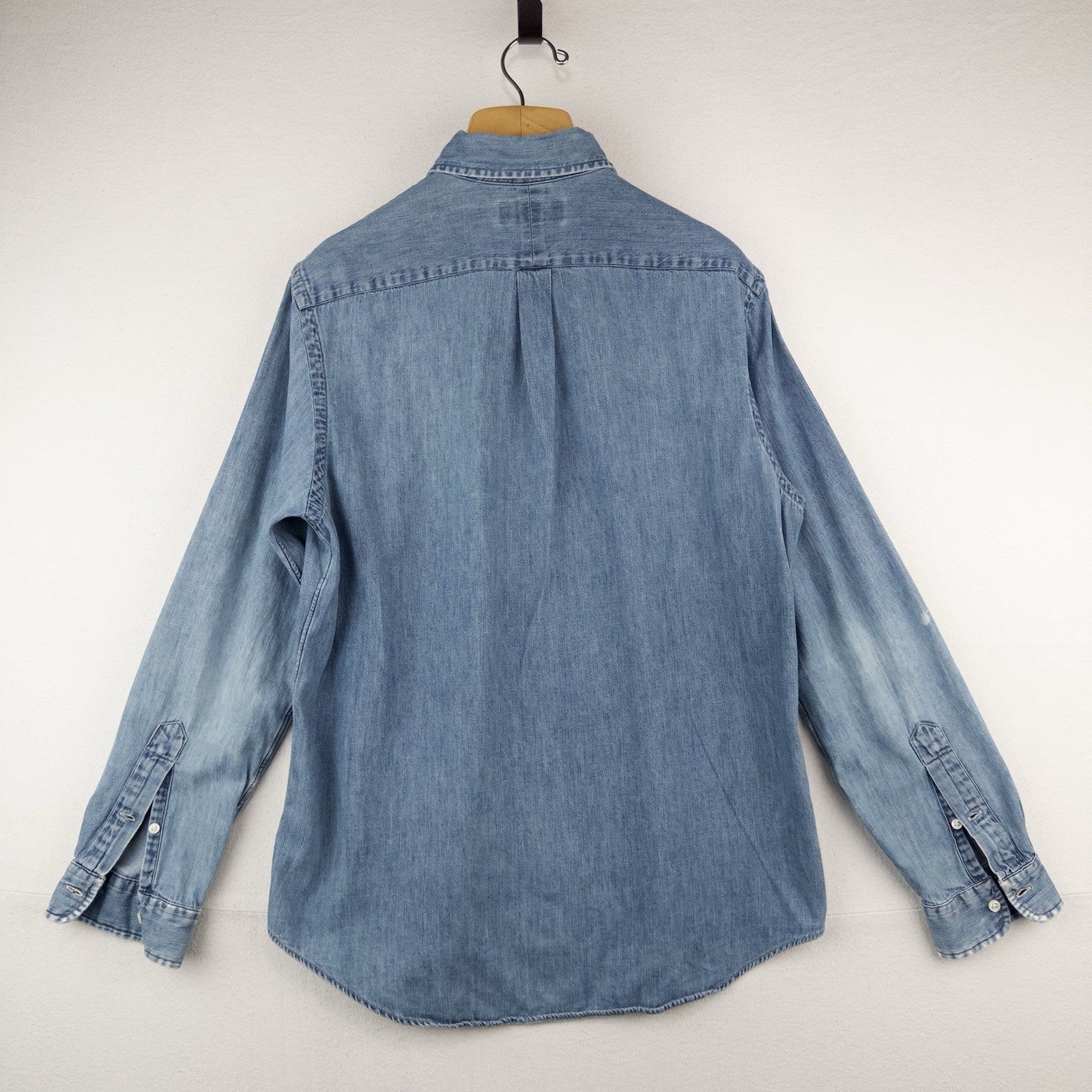 Ralph Lauren Men’s Large Lightweight Blue Denim Shirt Long Sleeve