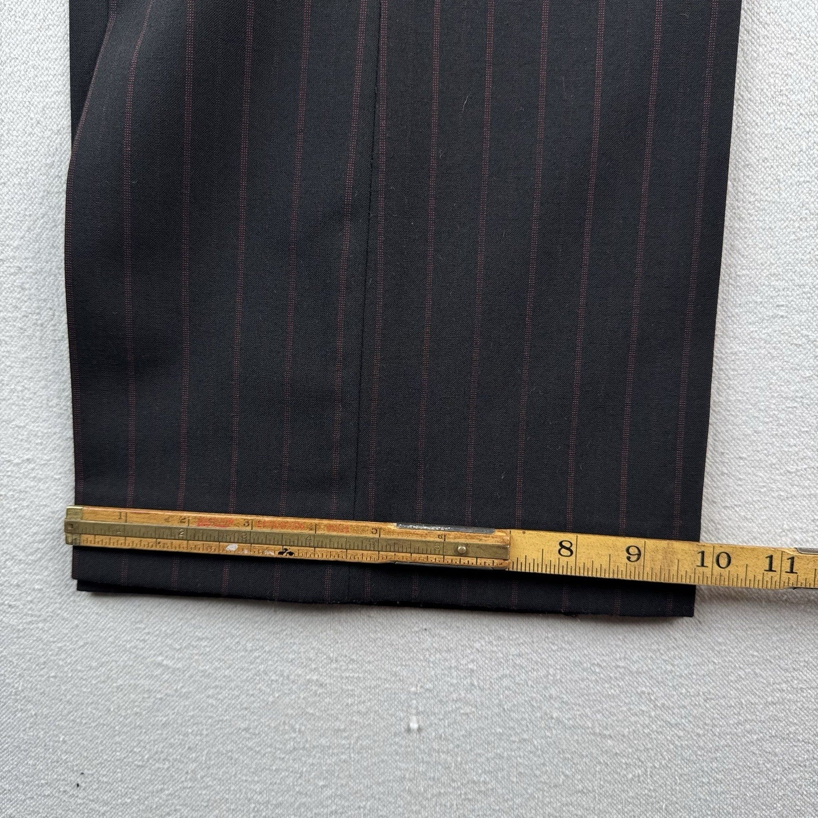 Anne Klein Women’s 6 Pant Suit Two Piece Set Black Red Pinstripe Leg=9.5”