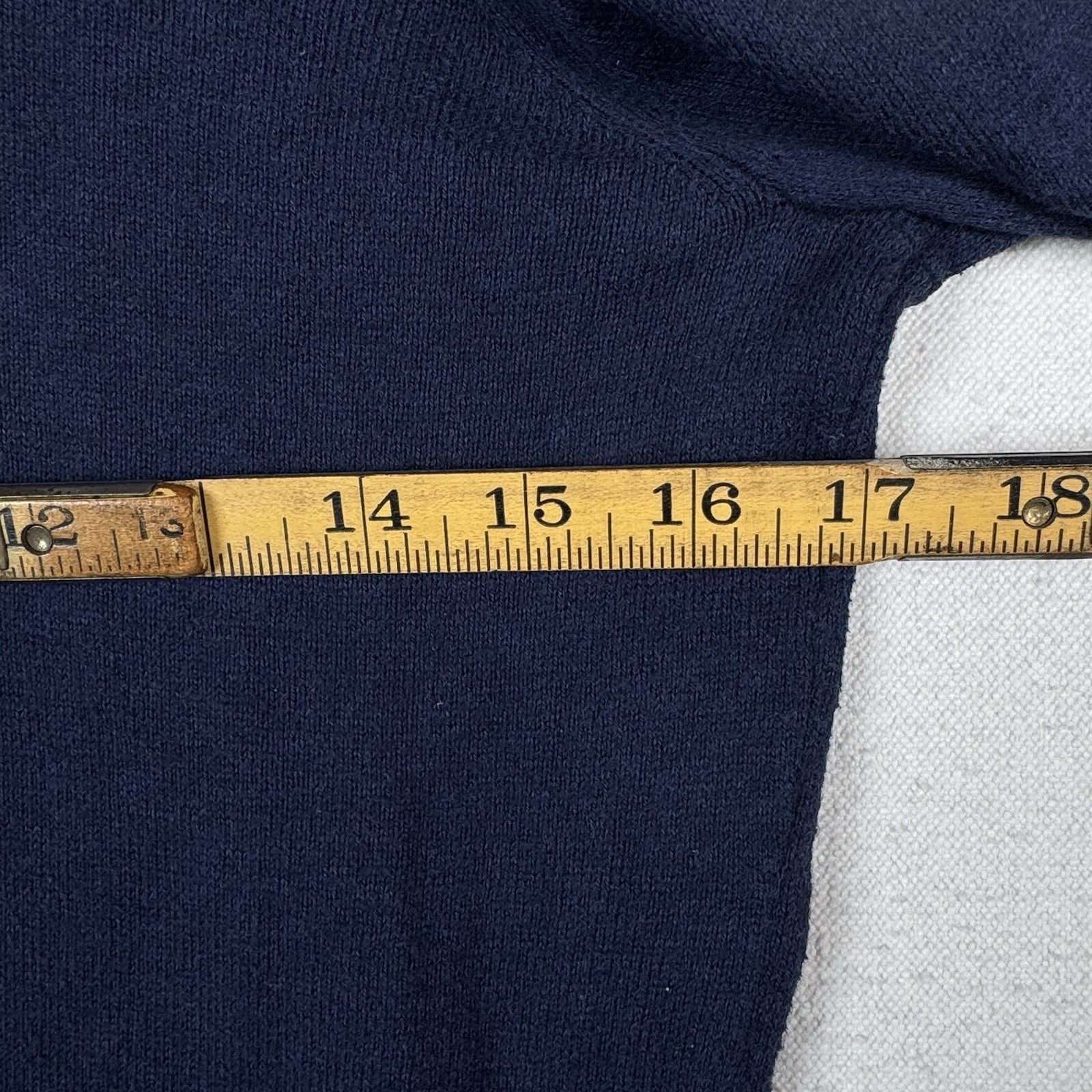 A&F Abercrombie & Fitch Women’s Navy Soft Cotton Cashmere V-Neck Sweater Small