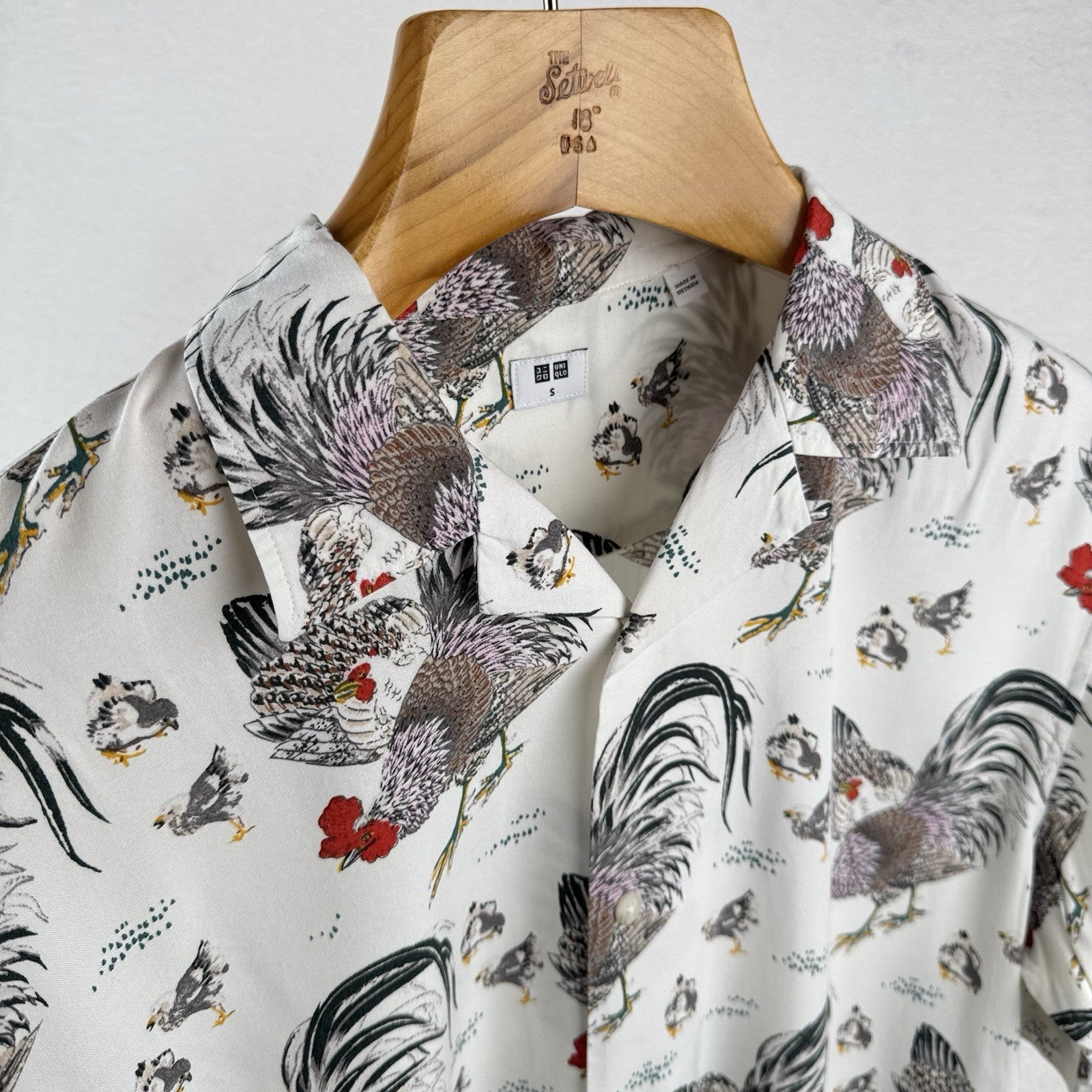 Uniqlo x Ito-Jakuchu Rooster Men’s Small Short Sleeve Camp Loop Collar Shirt