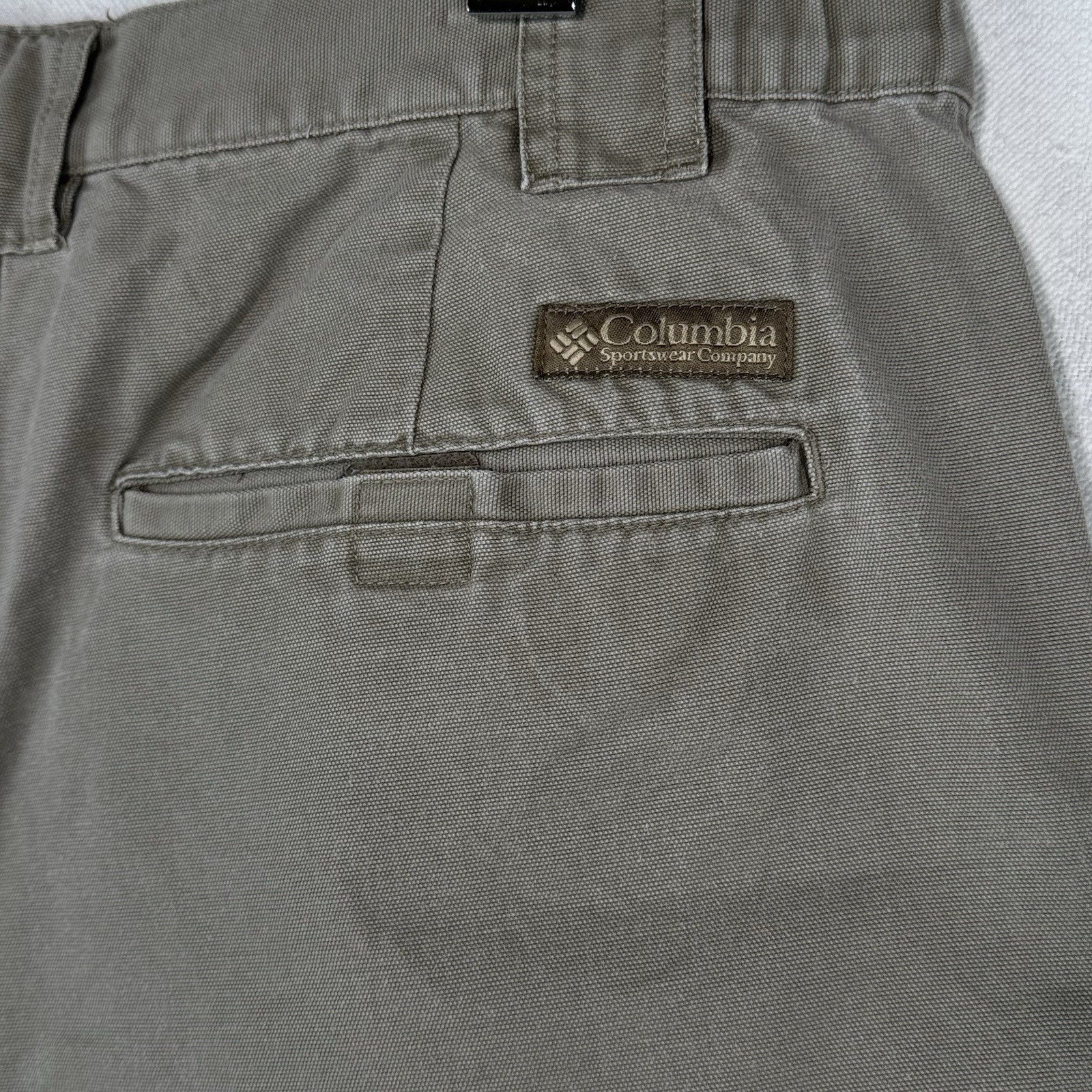 Men's "Columbia" Size XL (W38xL8.5) Olive Green, Elastic Side, Cargo Shorts