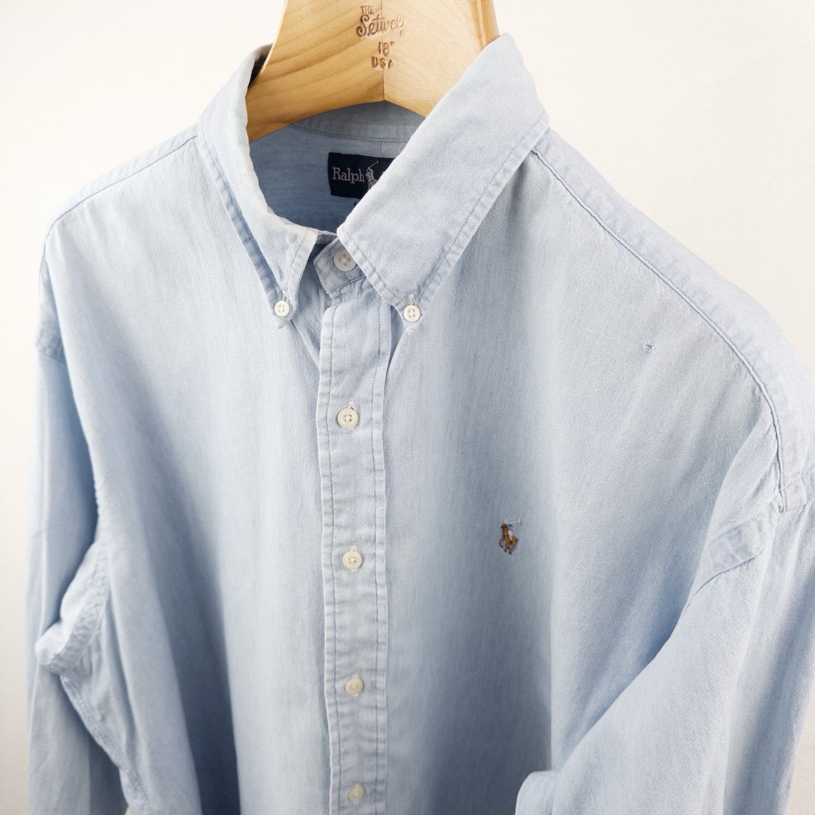 90’s Vintage Ralph Lauren Men’s XL Light Blue Chambray Blair Button Down Shirt