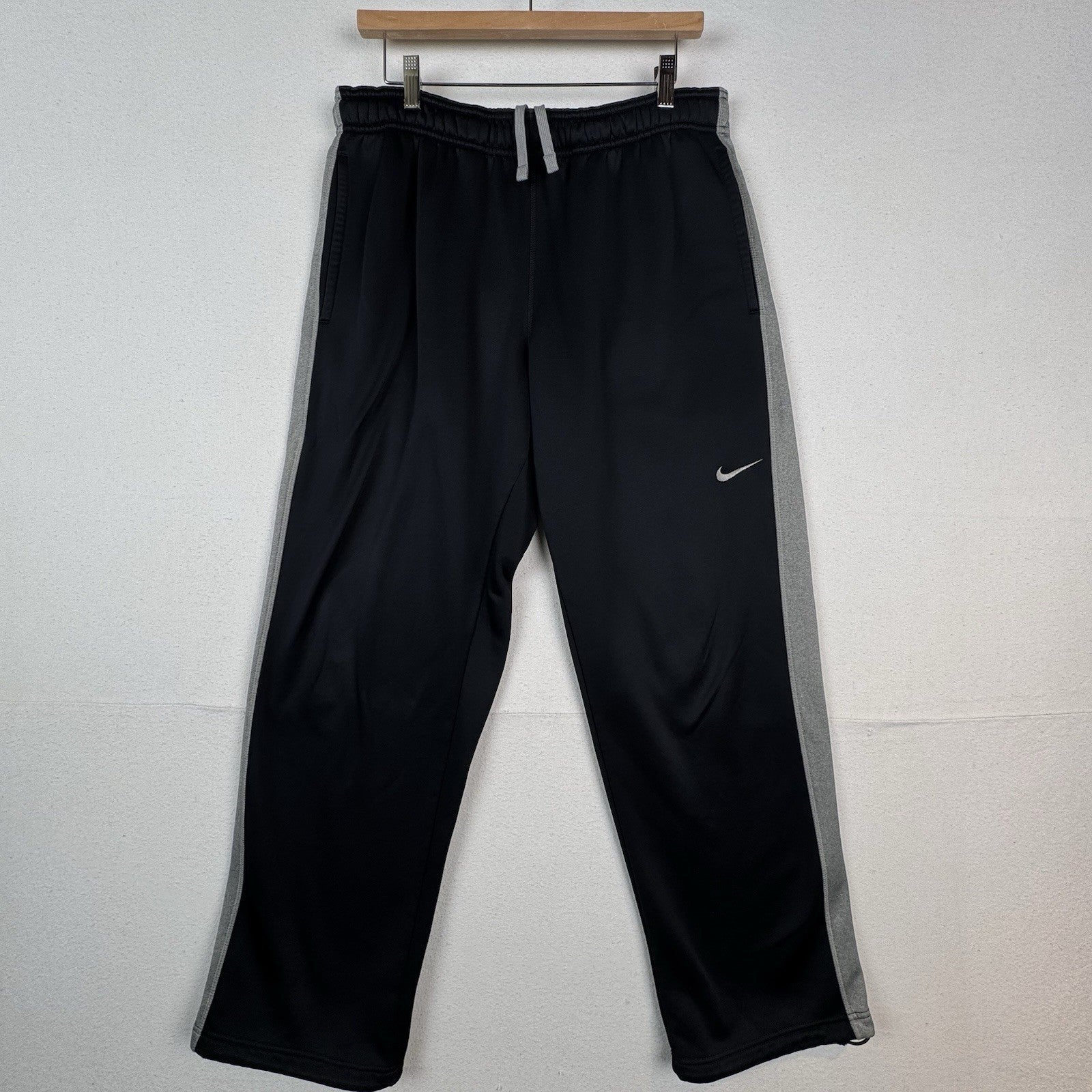 Nike Sweatpants Mens Large Black Gray Thermafit Fleece Ankle Cinch Swoosh Logo