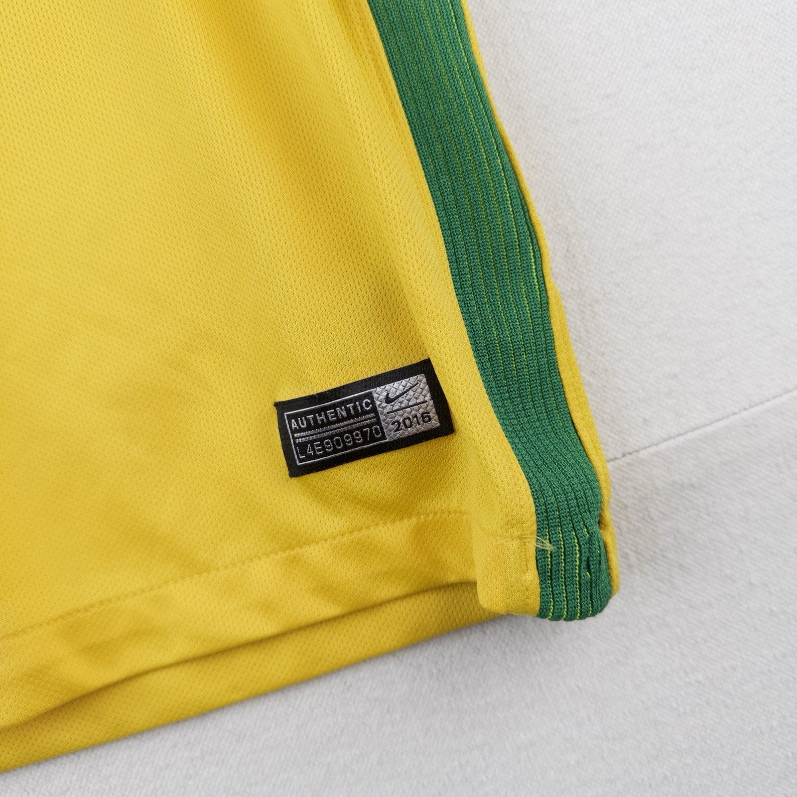 Nike Brazil 2016-17 Home Football Kit Soccer Jersey Men’s M
