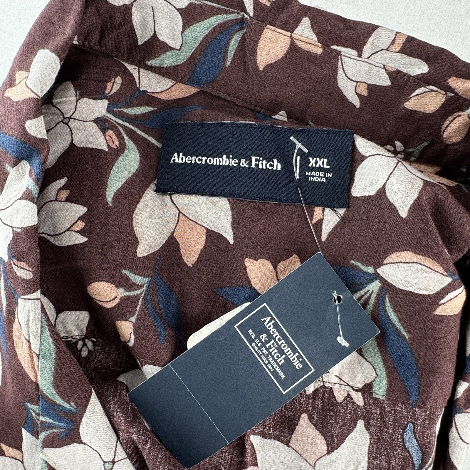 NWT Abercrombie & Fitch Men’s 2XL Wine Floral Camp Collar Button-Up Shirt