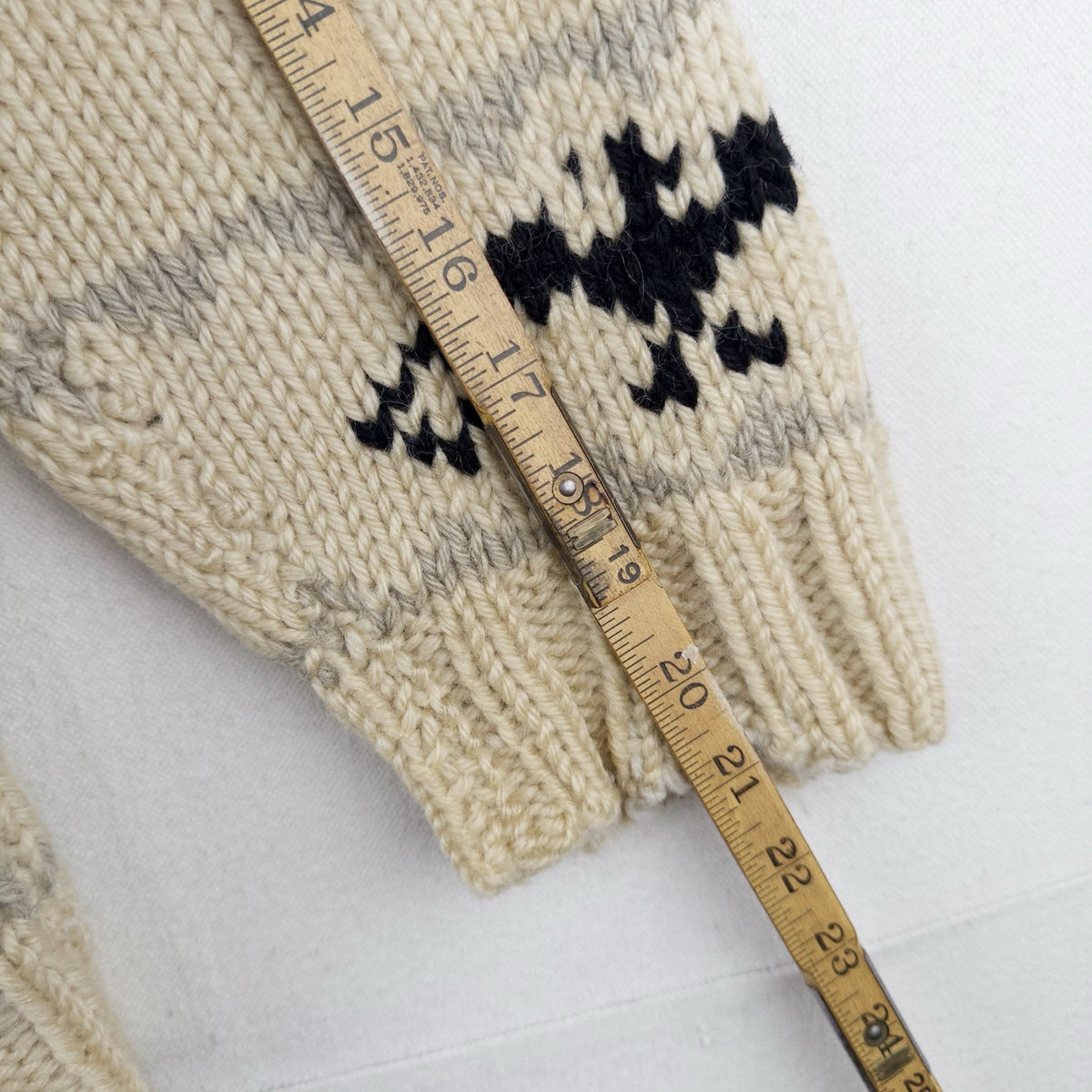 60’s Vtg Cowichan Hand Knit Thunderbird Wool Cardigan Sweater Men’s Large *Read