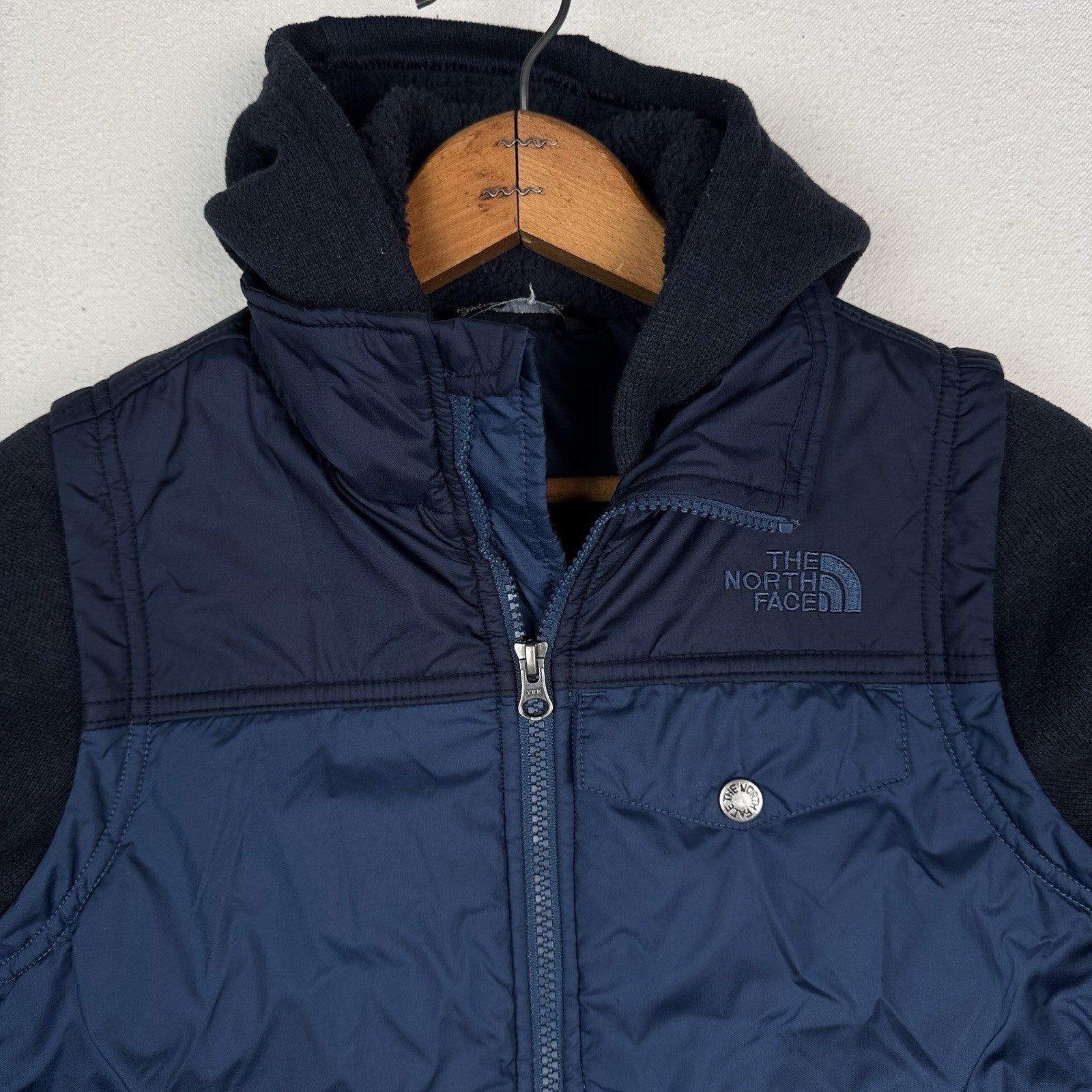 The North Face Gordon Lyons Navy Blue Varsity Winter Vest Boy’s M (10/12) *Read