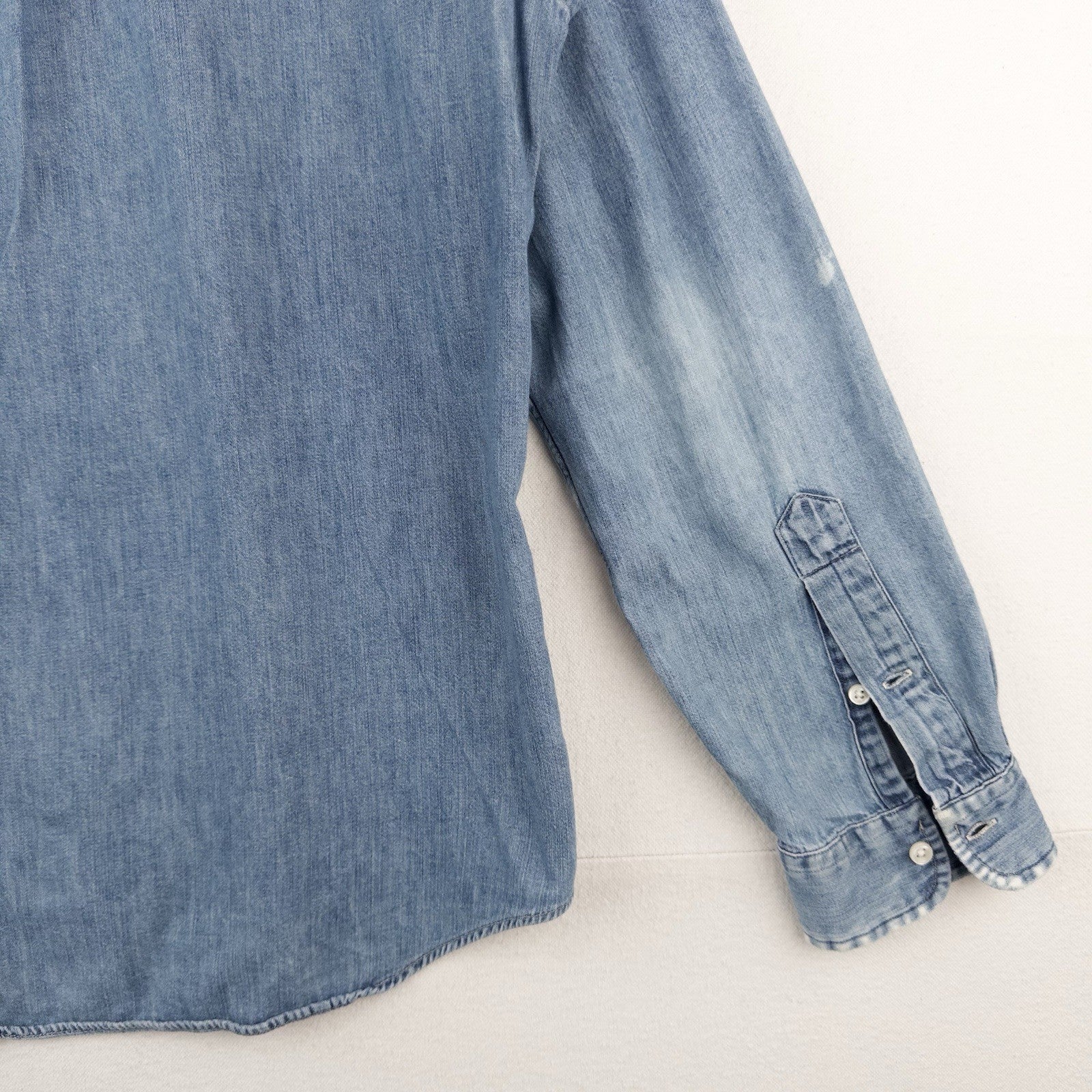 Ralph Lauren Men’s Large Lightweight Blue Denim Shirt Long Sleeve