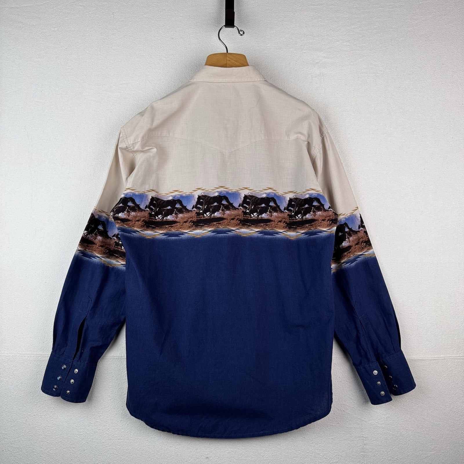 Vintage Wrangler Shirt Mens L Blue Western Pearl Snap Horses Aztec Cowboy Rodeo