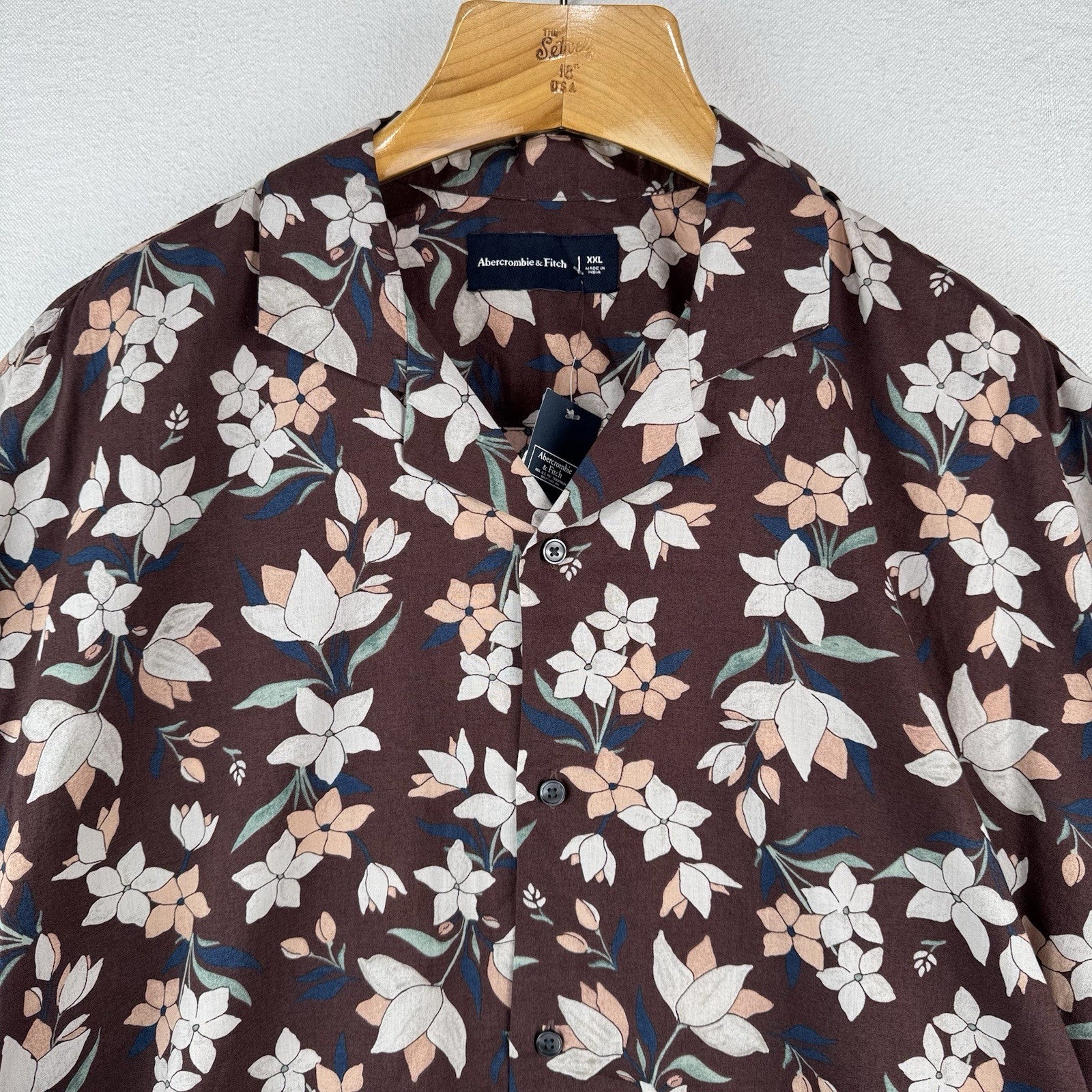 NWT Abercrombie & Fitch Men’s 2XL Wine Floral Camp Collar Button-Up Shirt