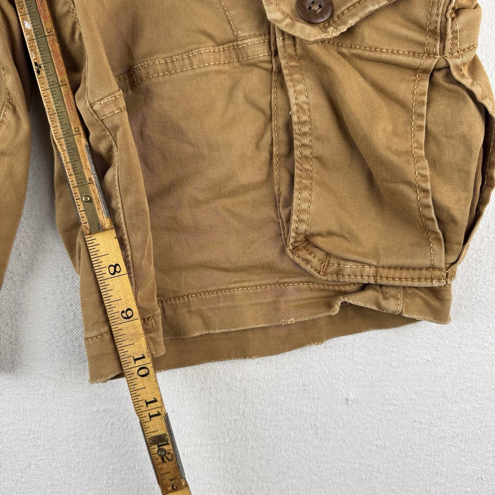 American Eagle Men’s 30 Tan Extreme Flex Cargo Shorts 10” Length