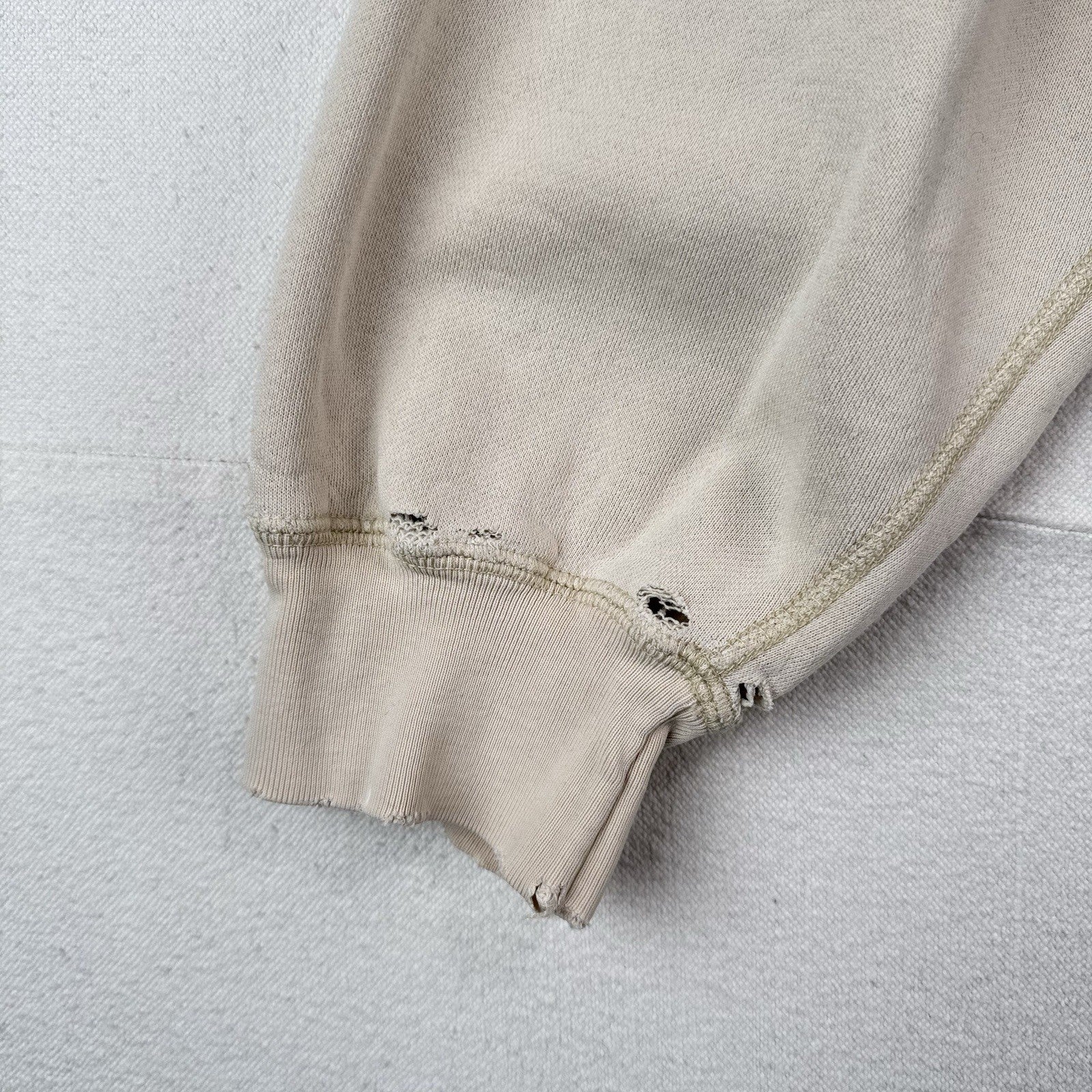 90’s Vintage Polo Ralph Lauren Men’s L Crewneck Sweatshirt Tan *Distressed