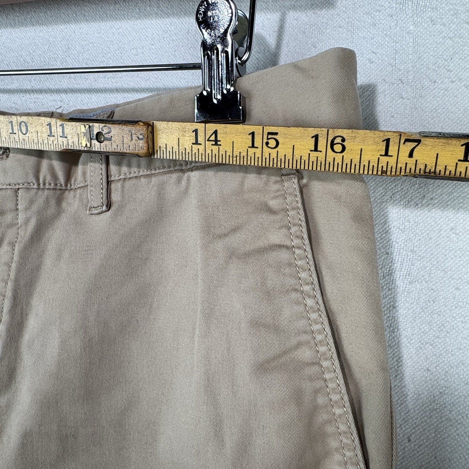 Lacoste Slim Fit Shorts Men’s 33x8 Khaki Tan Slim Fit Logo Chino