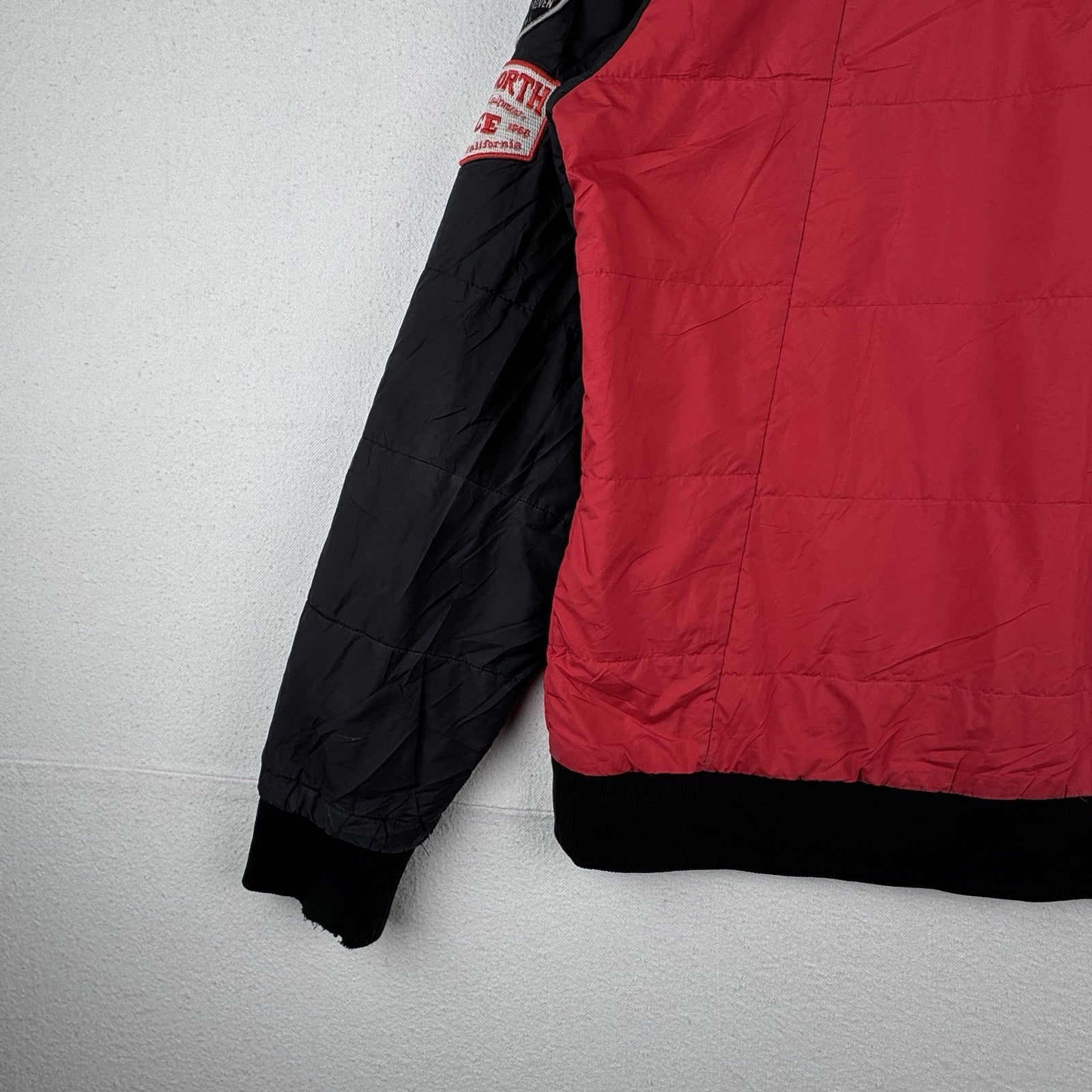 The North Face Tahoe Bomber Jacket Men's Medium Red Black Insulated *Read