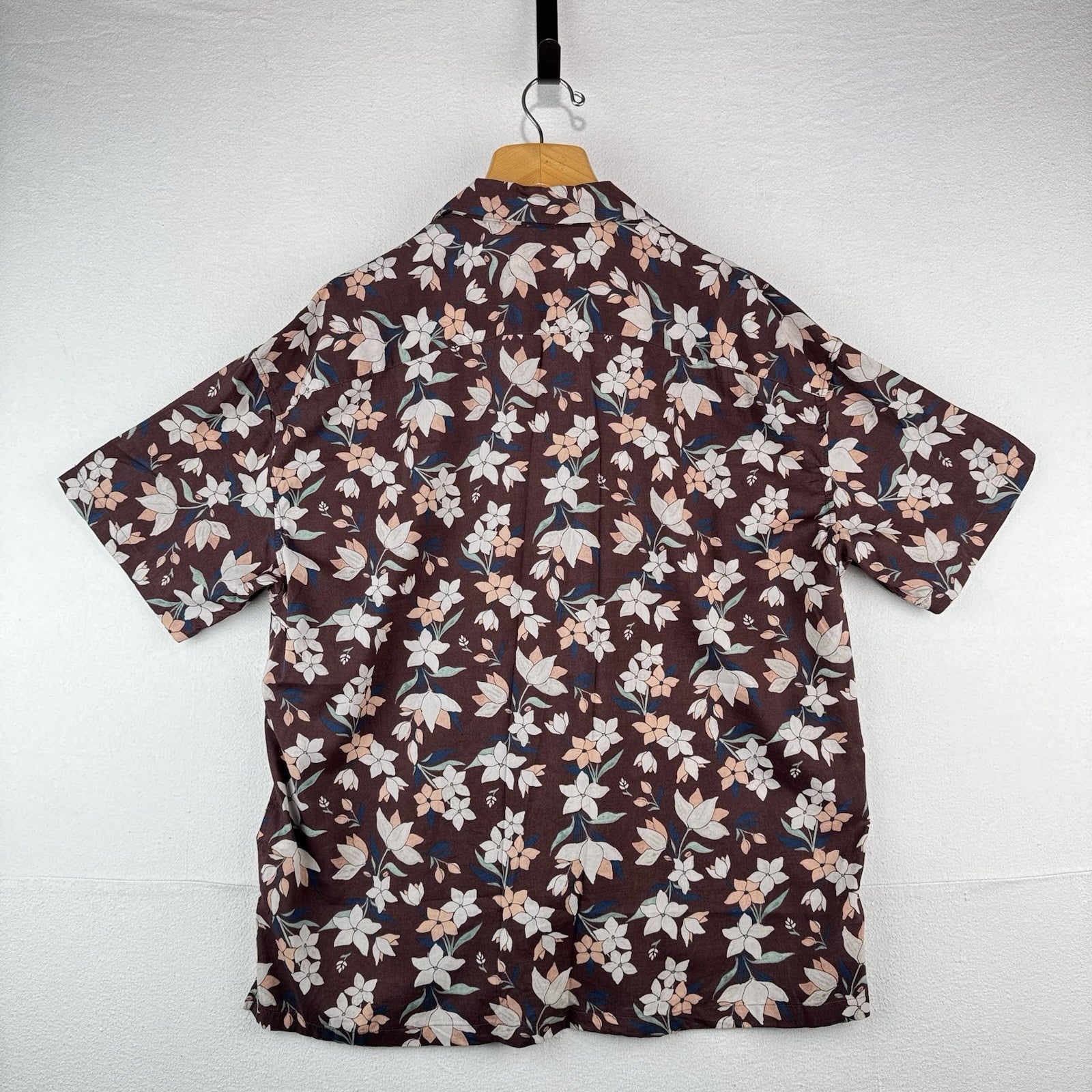 NWT Abercrombie & Fitch Men’s 2XL Wine Floral Camp Collar Button-Up Shirt