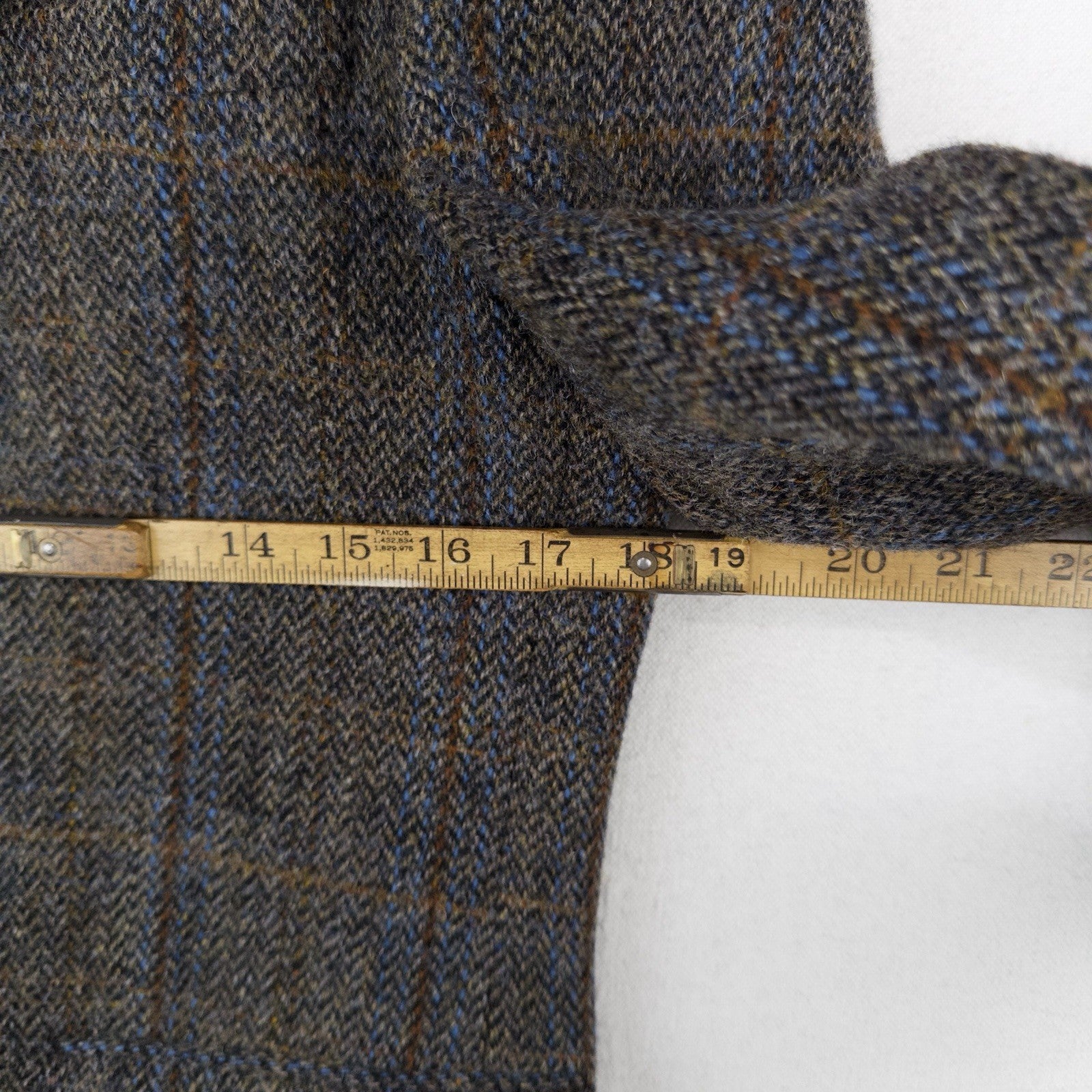 Harris Tweed 100% Pure New Wool Brown Gray Herringbone XS Regular Chest 34”