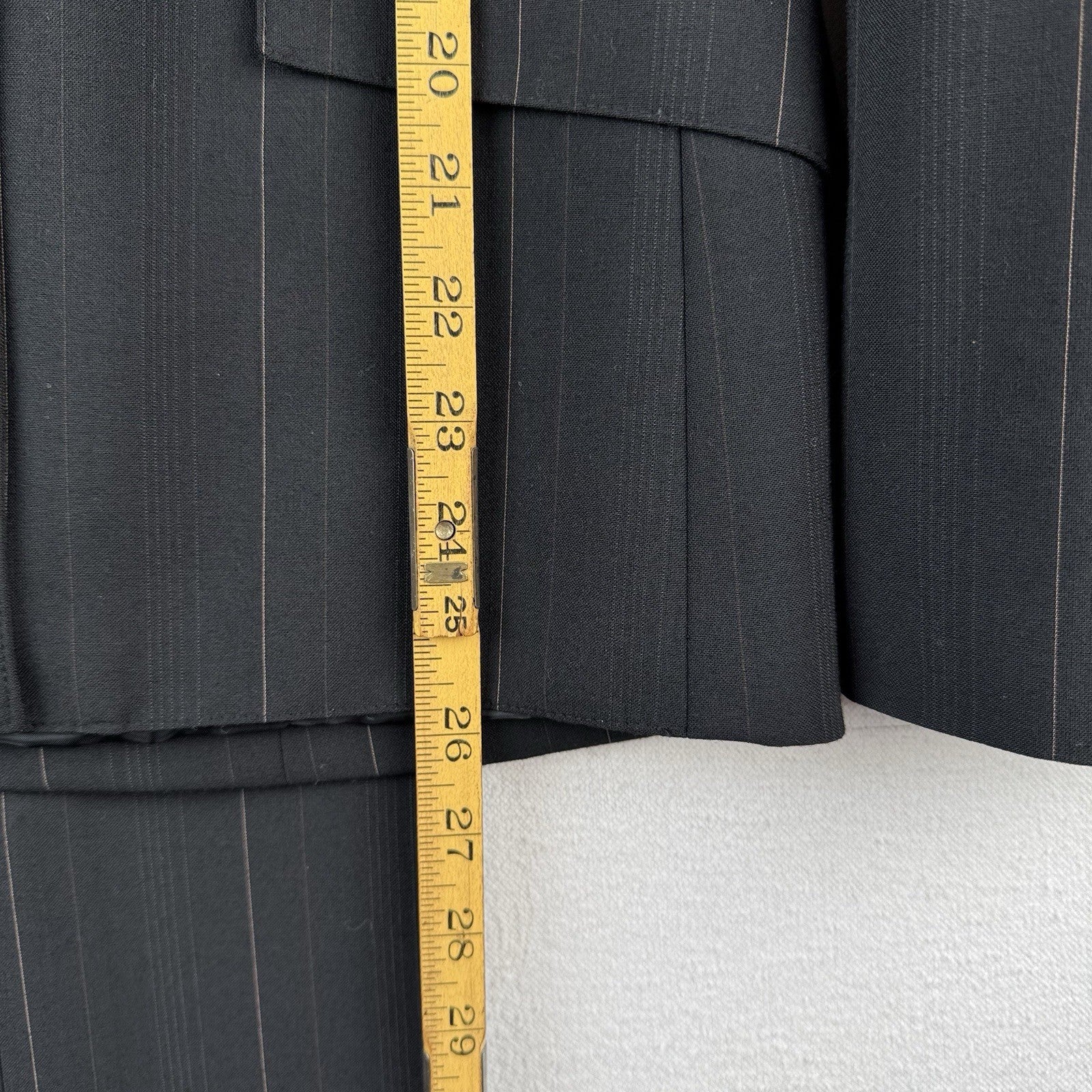 Anne Klein Women's 6 Pant Suit Two Piece Set Black Off-white Pinstripe Leg=10.5”