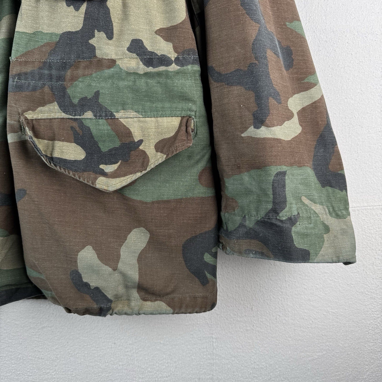 80’s Vintage US Army M81 Woodland Camo M65 Field Jacket Men’s Large Regular 1984