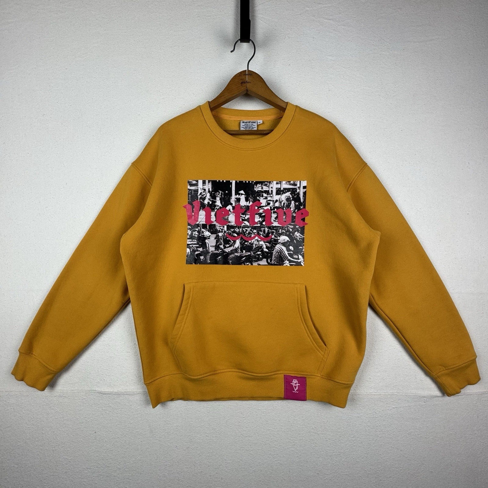 VietFive Coffee Crewneck Sweatshirt Mens Medium Yellow Cozy Soft Kangaroo Pocket