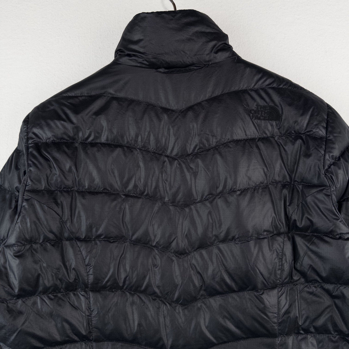 The North Face TNF Women’s L Down Chevron Puffer Zip Up Jacket *No Zipper Tab