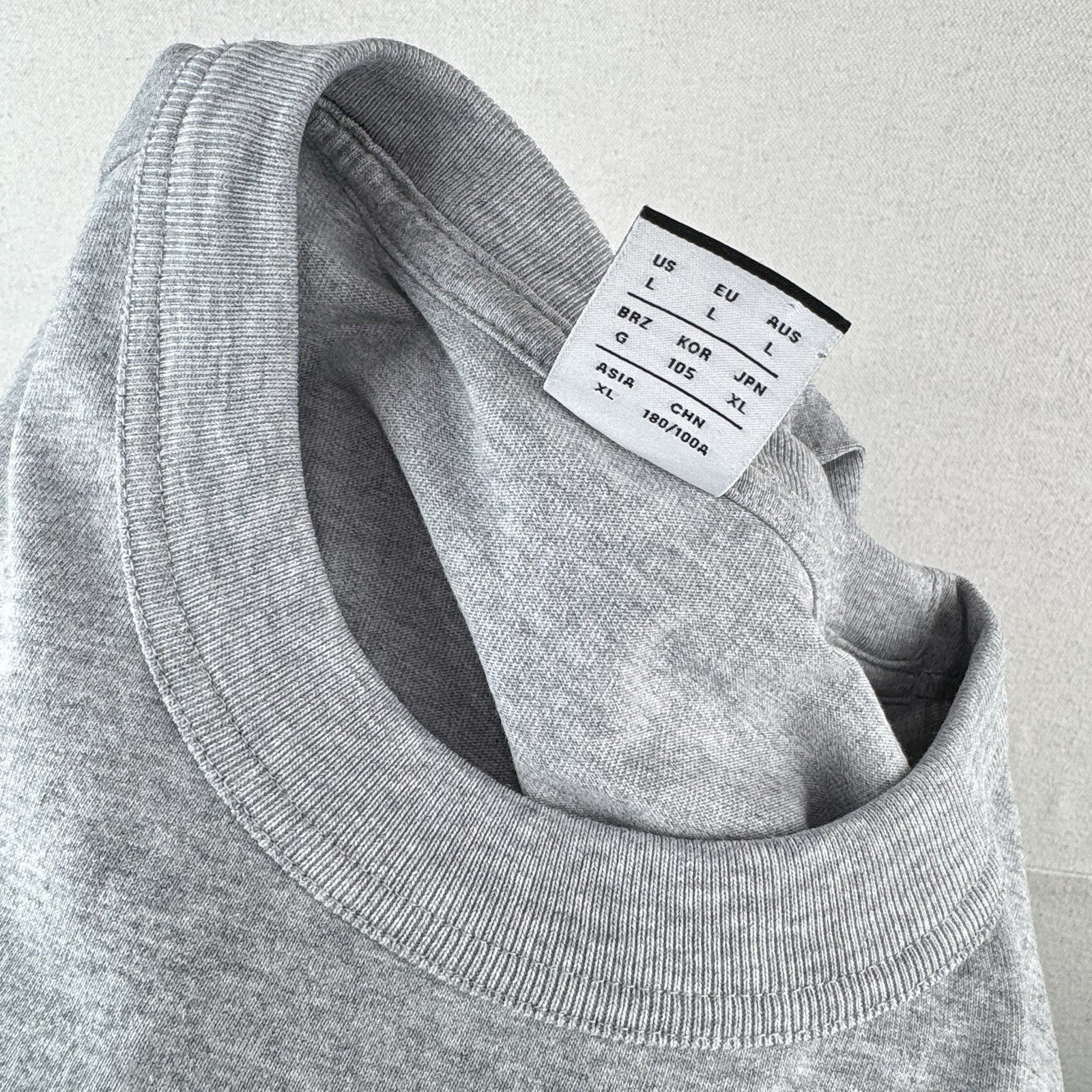 New Balance “The Art Of 574” Storybook Men’s L Gray T-shirt